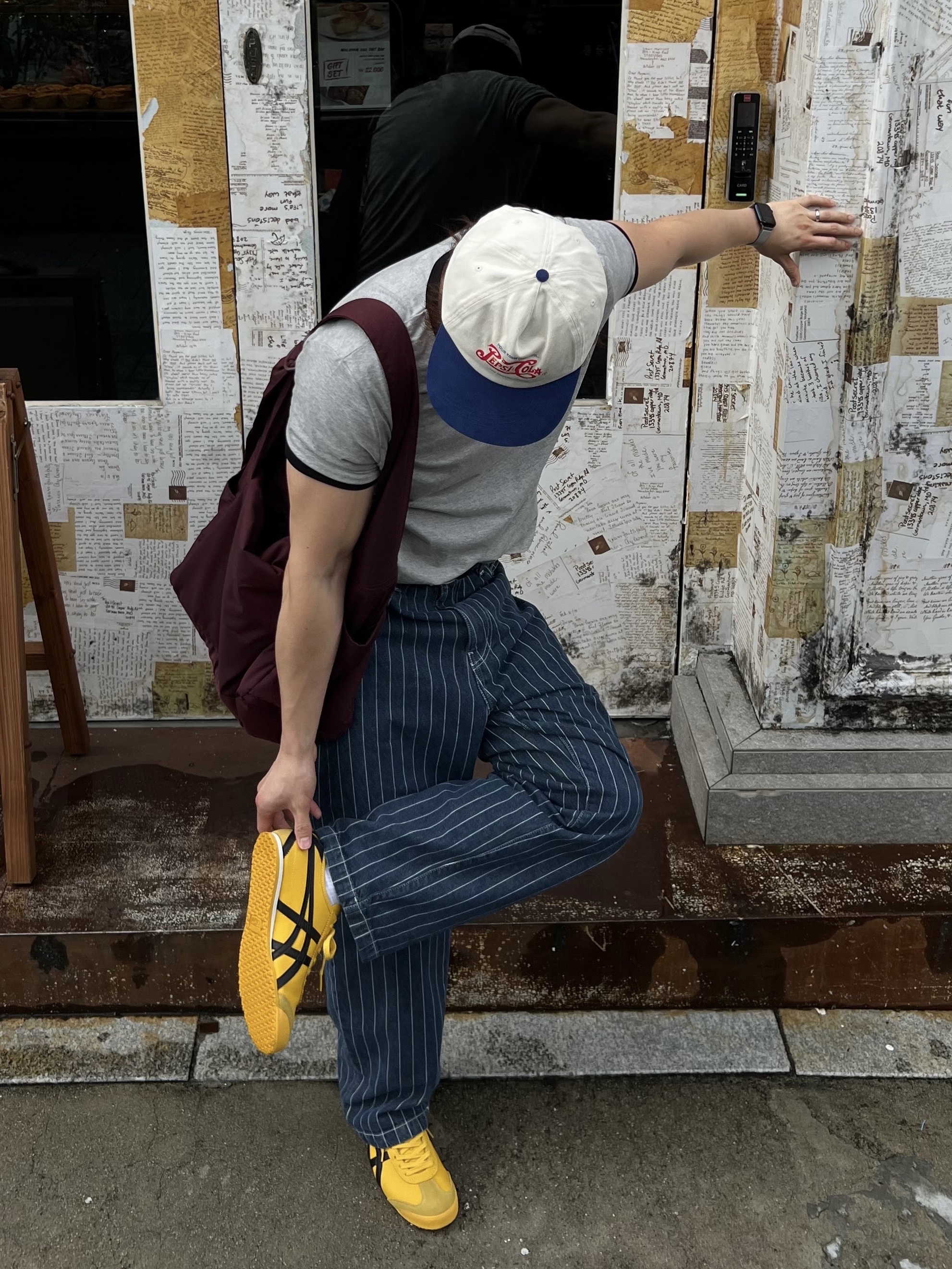 Onitsuka Tiger Mexico 66 Yellow Black, Carhartt WIP Orlean Stripe Pants Blue White Stone Washed 착용 스타일 - 1