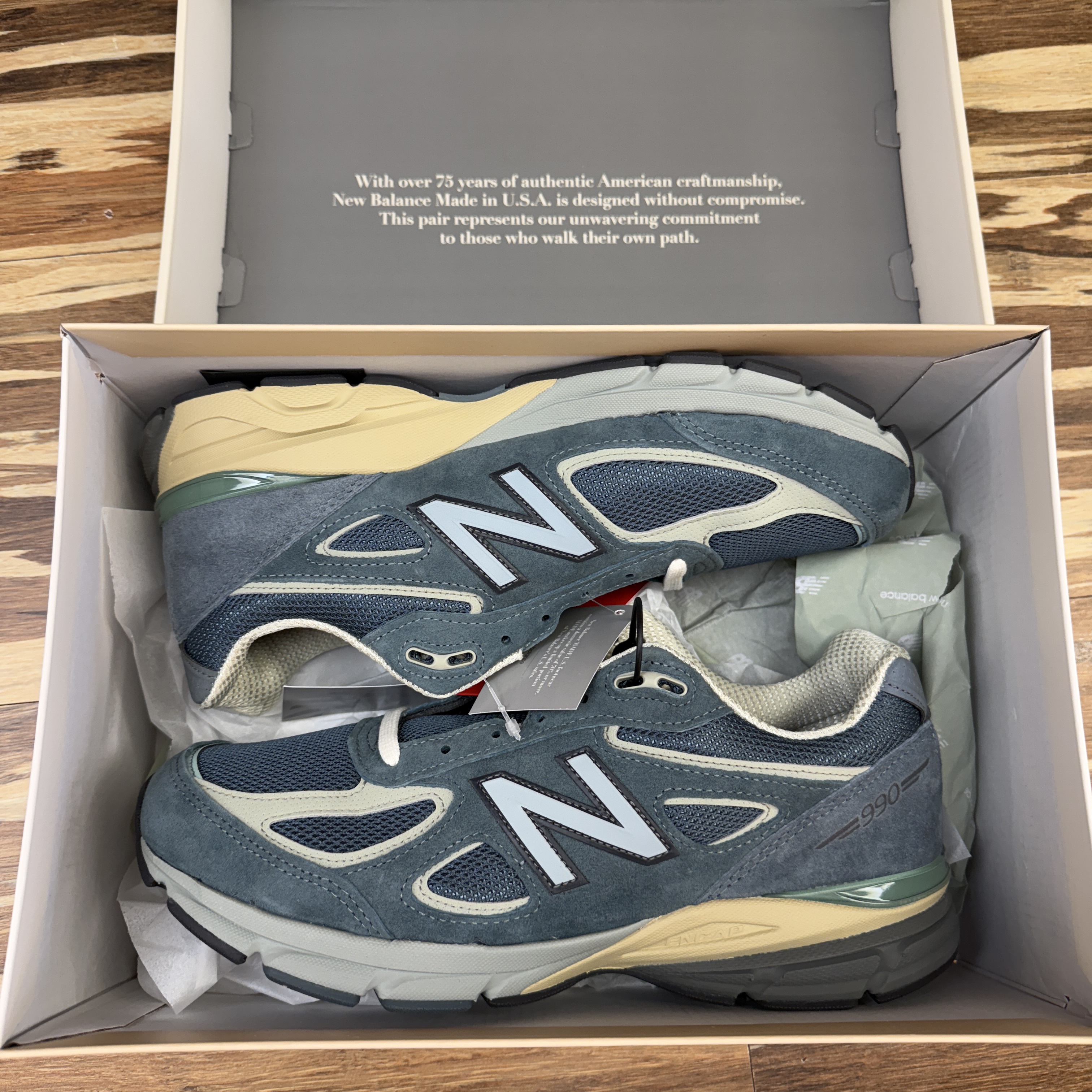 New Balance x Auralee 990v4 Made in USA Trooper 착용 스타일 - 2