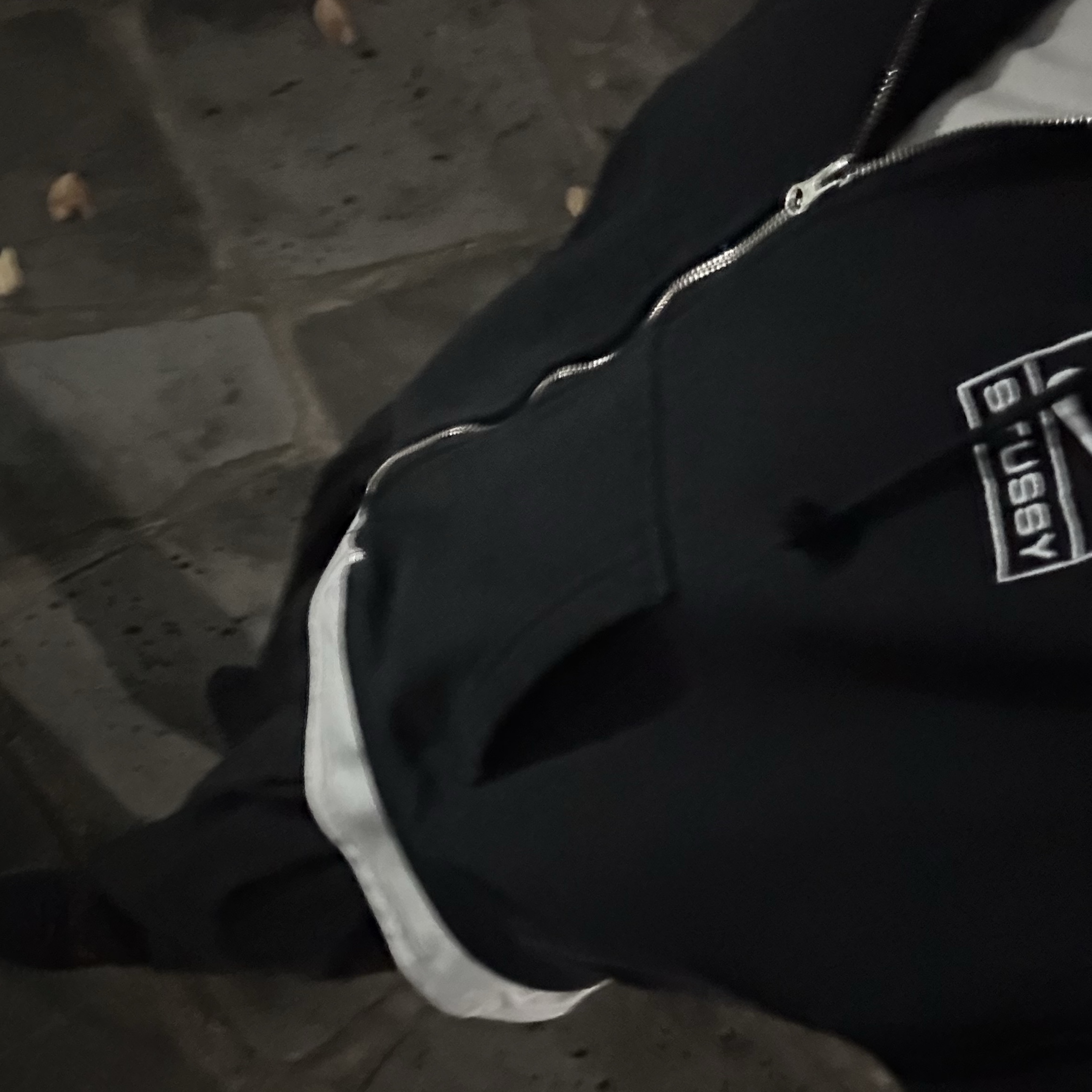 Nike x Stussy Full Zip Washed Fleece Hoodie Black (FJ9175-010), Adidas Yeezy Boost 350 V2 Black Red 2020 착용 스타일