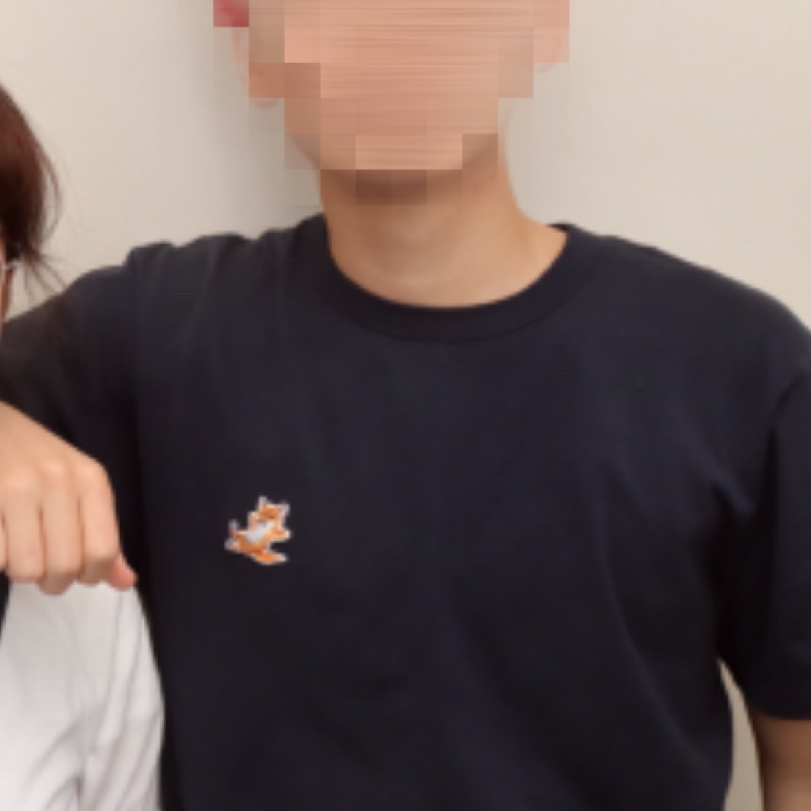 Maison Kitsune Chillax Fox Patch Regular T-Shirt Black, Maison Kitsune Windbreaker Black 착용 스타일 - 1