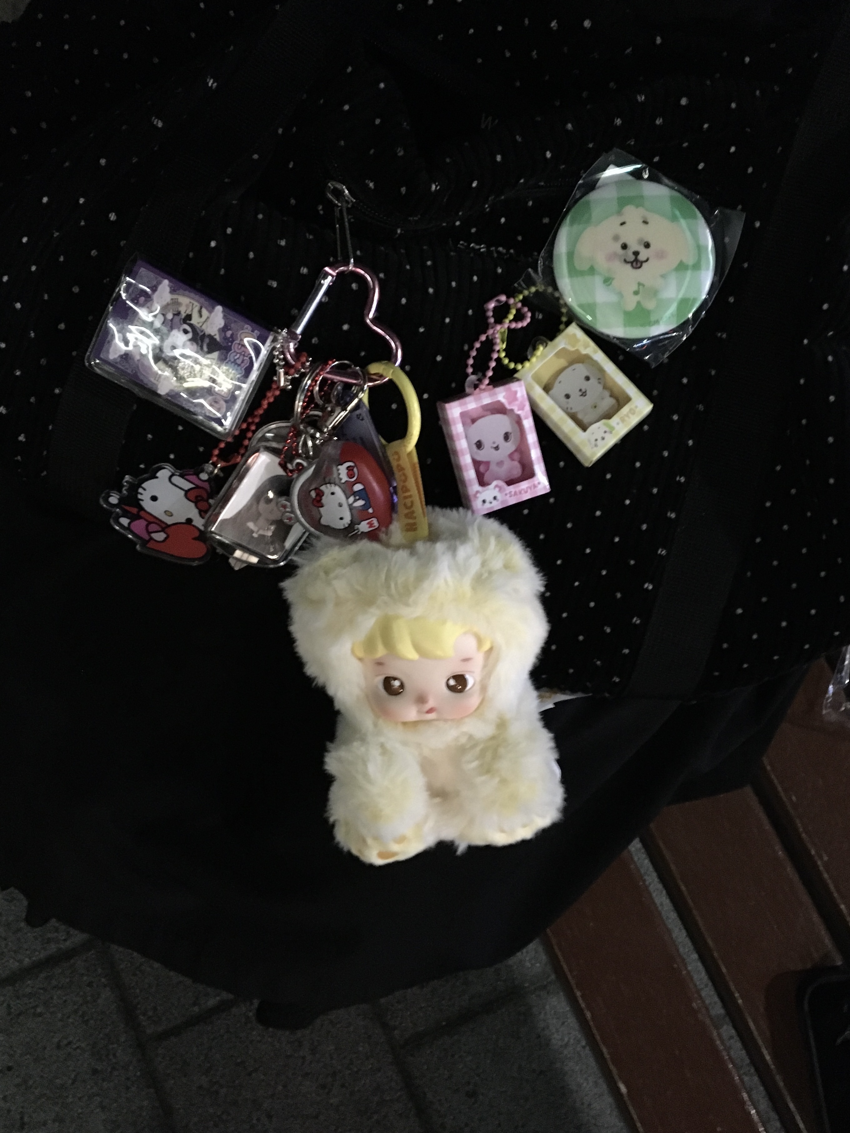 Pop Mart Hacipupu Gummy Bear Series Vinyl Plush Pendant Pineapple Flavor (Opened Case) 착용 스타일
