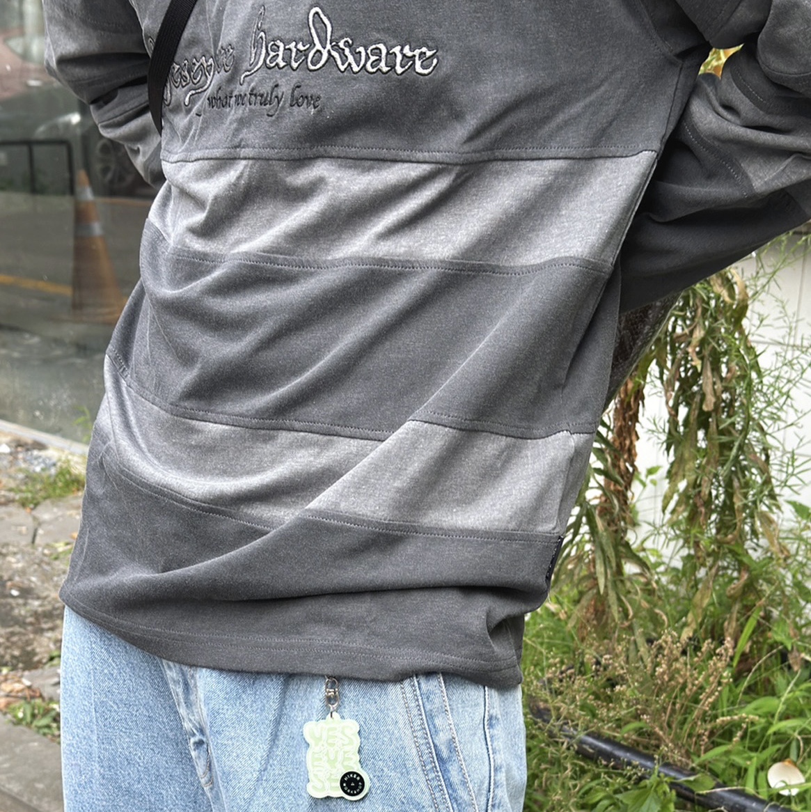 YESEYESEE Pigment Stripe L/S Charcoal, YESEYESEE® x HIKER WORKSHOP® X-3 Python 착용 스타일 - 5