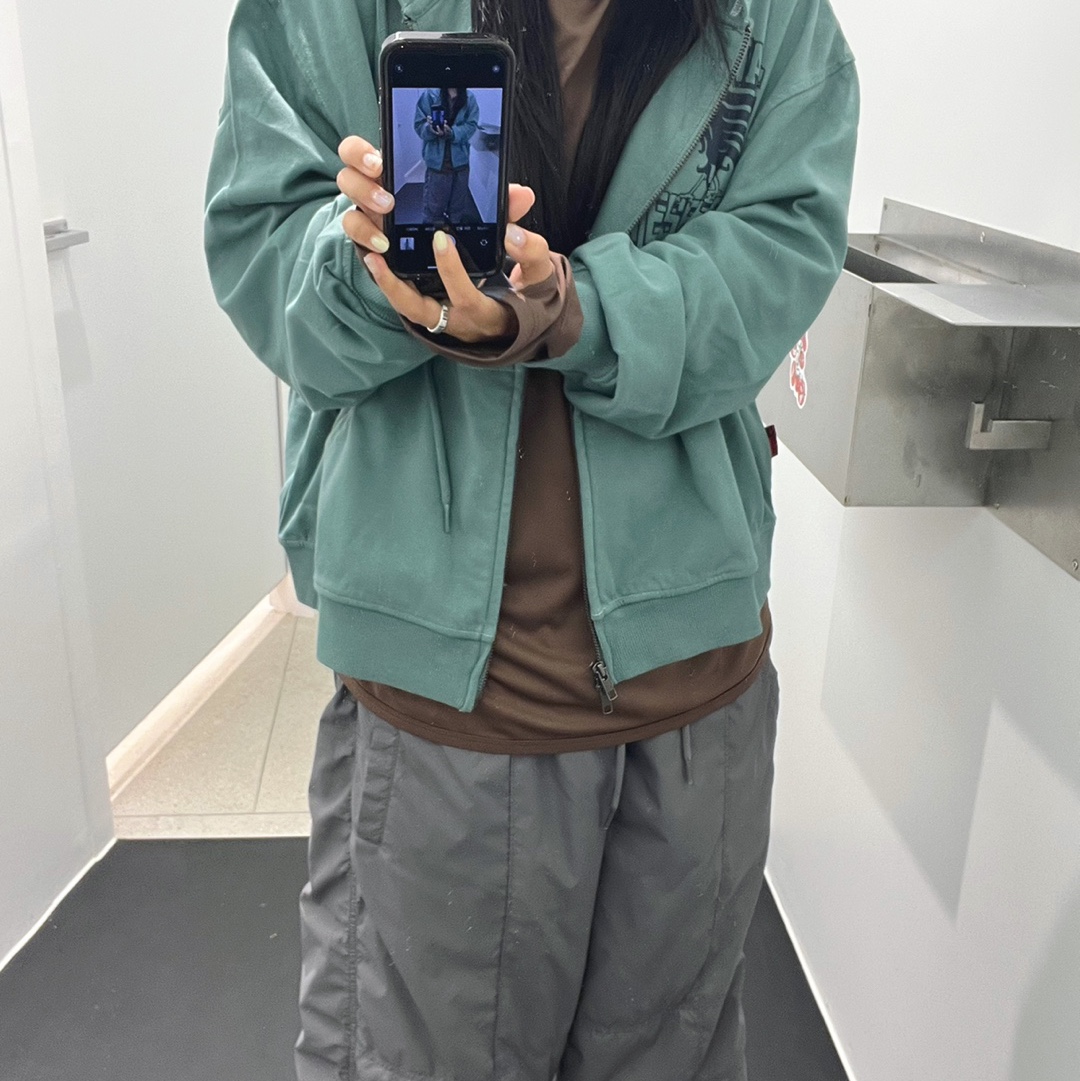 YESEYESEE® x HIKER WORKSHOP® Beanie Black, YESEYESEE Y.E.S Single Stitch Hoodie Teal 착용 스타일 - 4