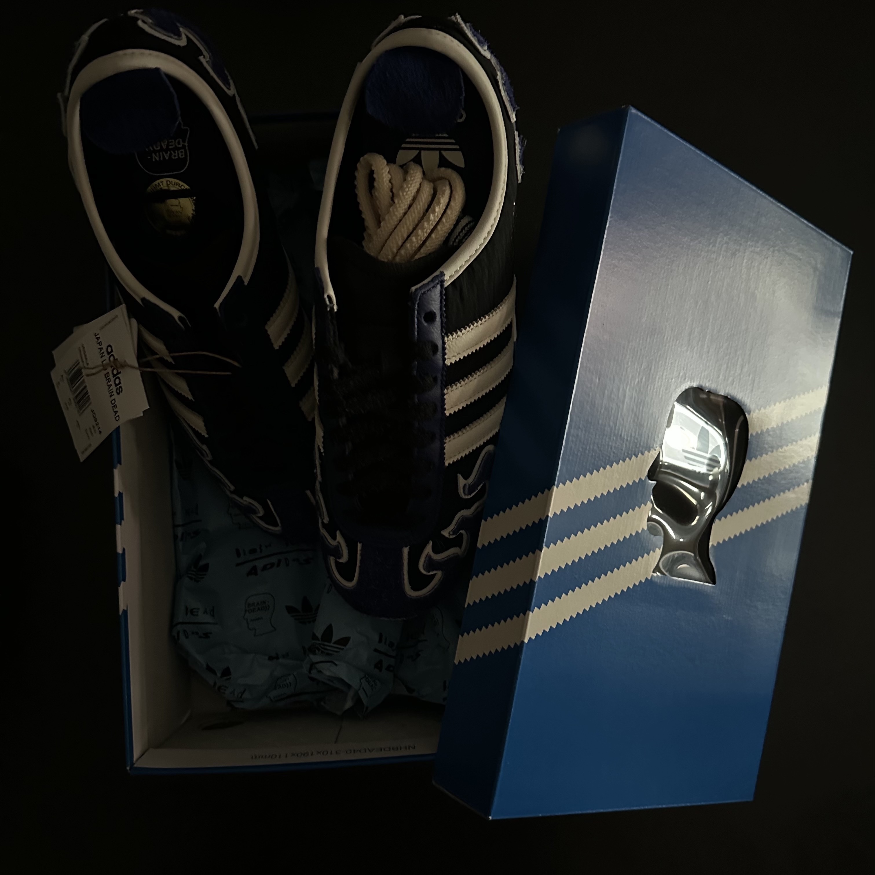Adidas x Brain Dead Japan Core Black Off White 착용 스타일 - 2