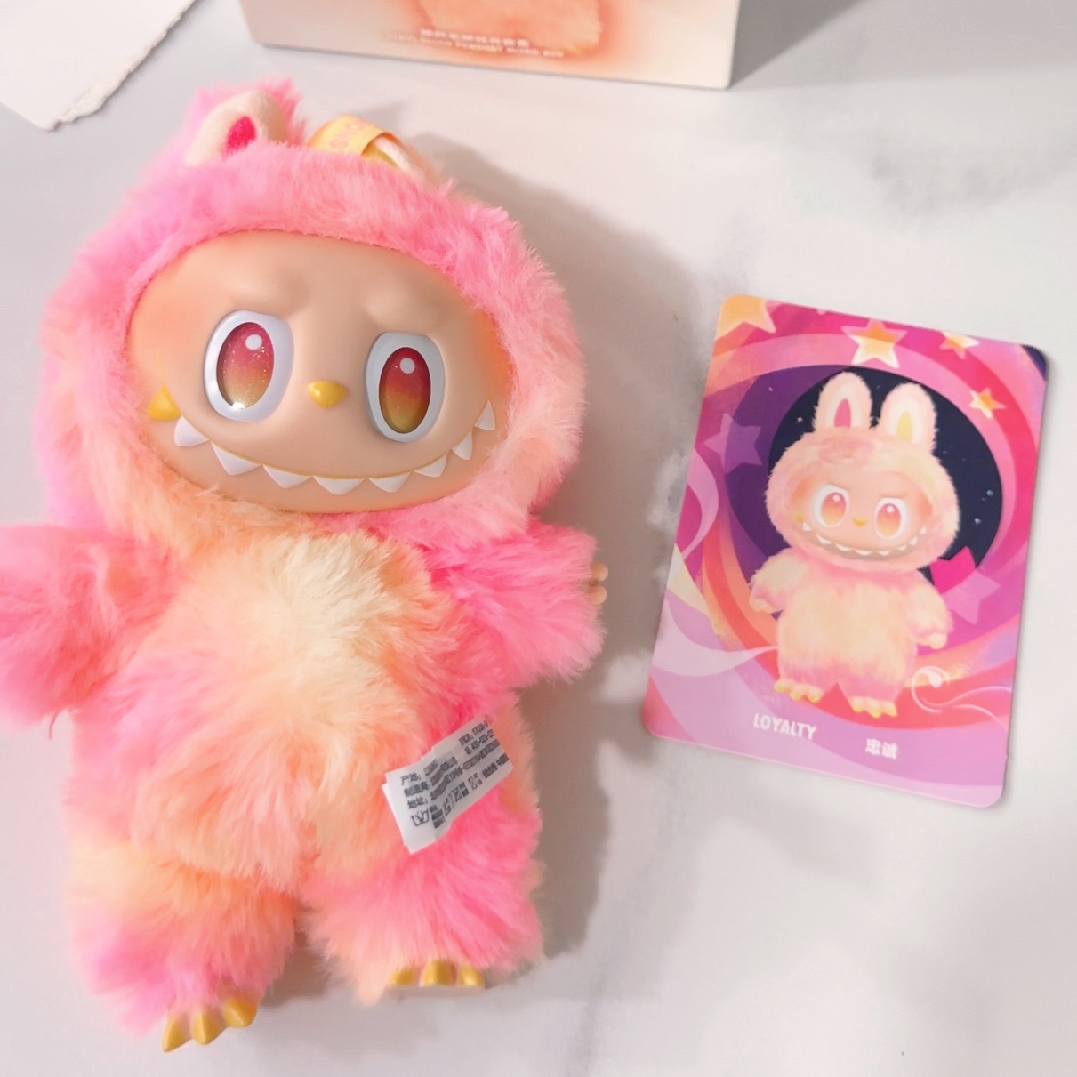 Pop Mart Labubu The Monsters Highlight Series Sealed Case (1 Blind Box) 착용 스타일