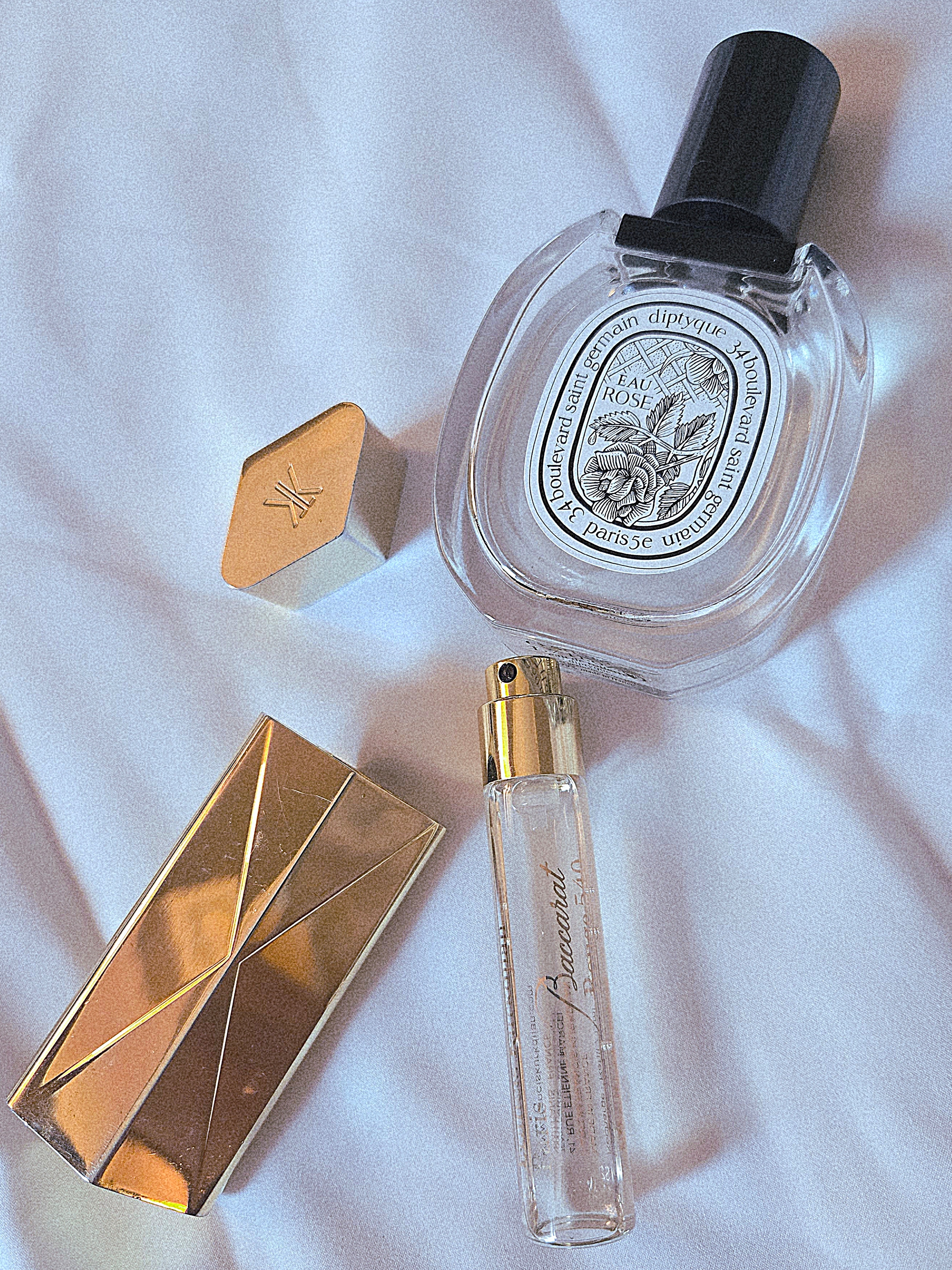 Diptyque Eau Rose Eau De Toilette 50ml, Maison Francis Kurkdjian Baccarat Rouge 540 Eau De Parfum 3 x 11ml 착용 스타일