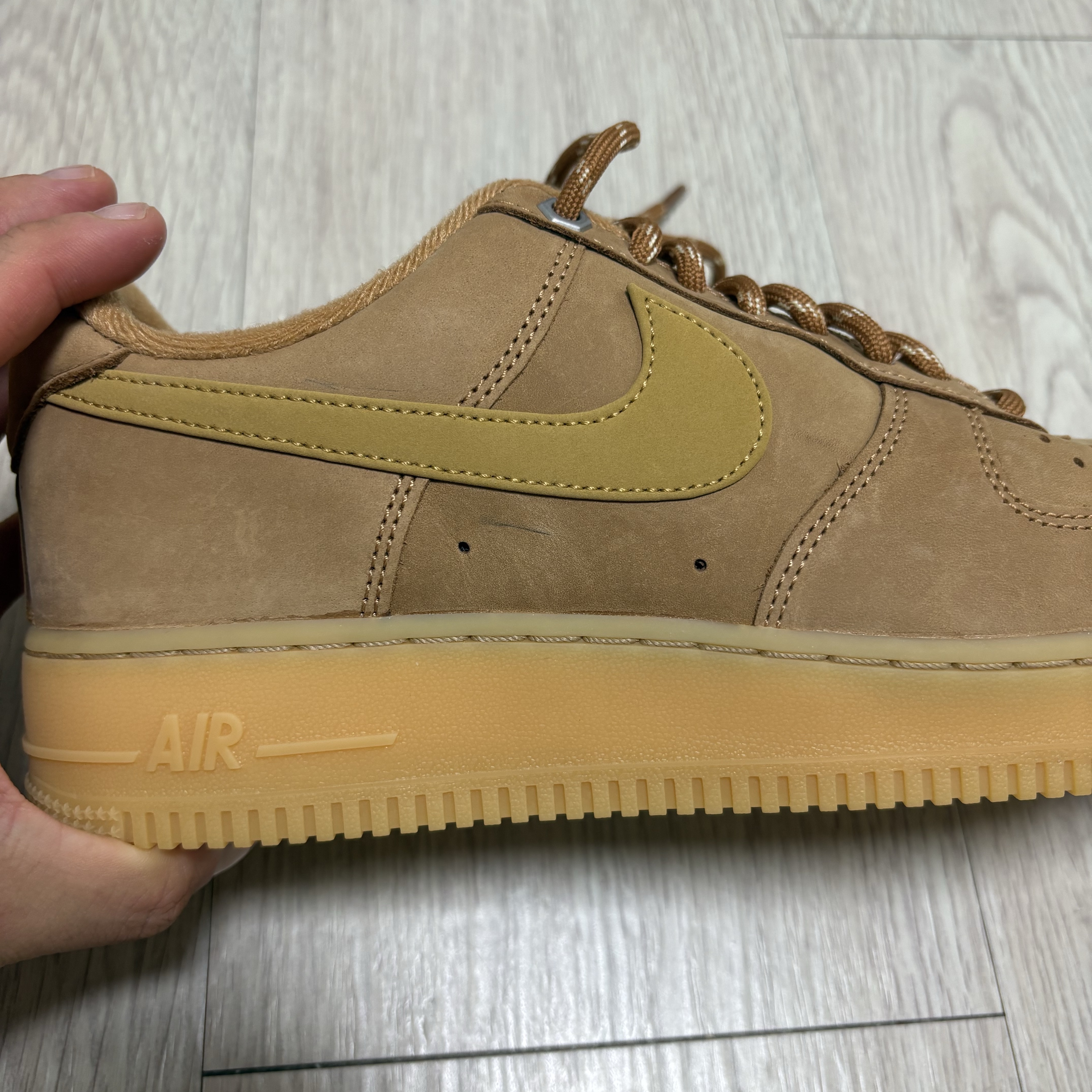 Nike Air Force 1 '07 WB Flax 착용 스타일