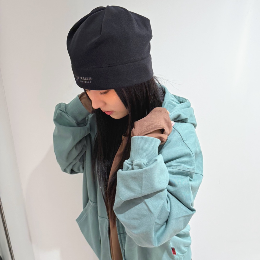 YESEYESEE® x HIKER WORKSHOP® Beanie Black, YESEYESEE Y.E.S Single Stitch Hoodie Teal 착용 스타일 - 2