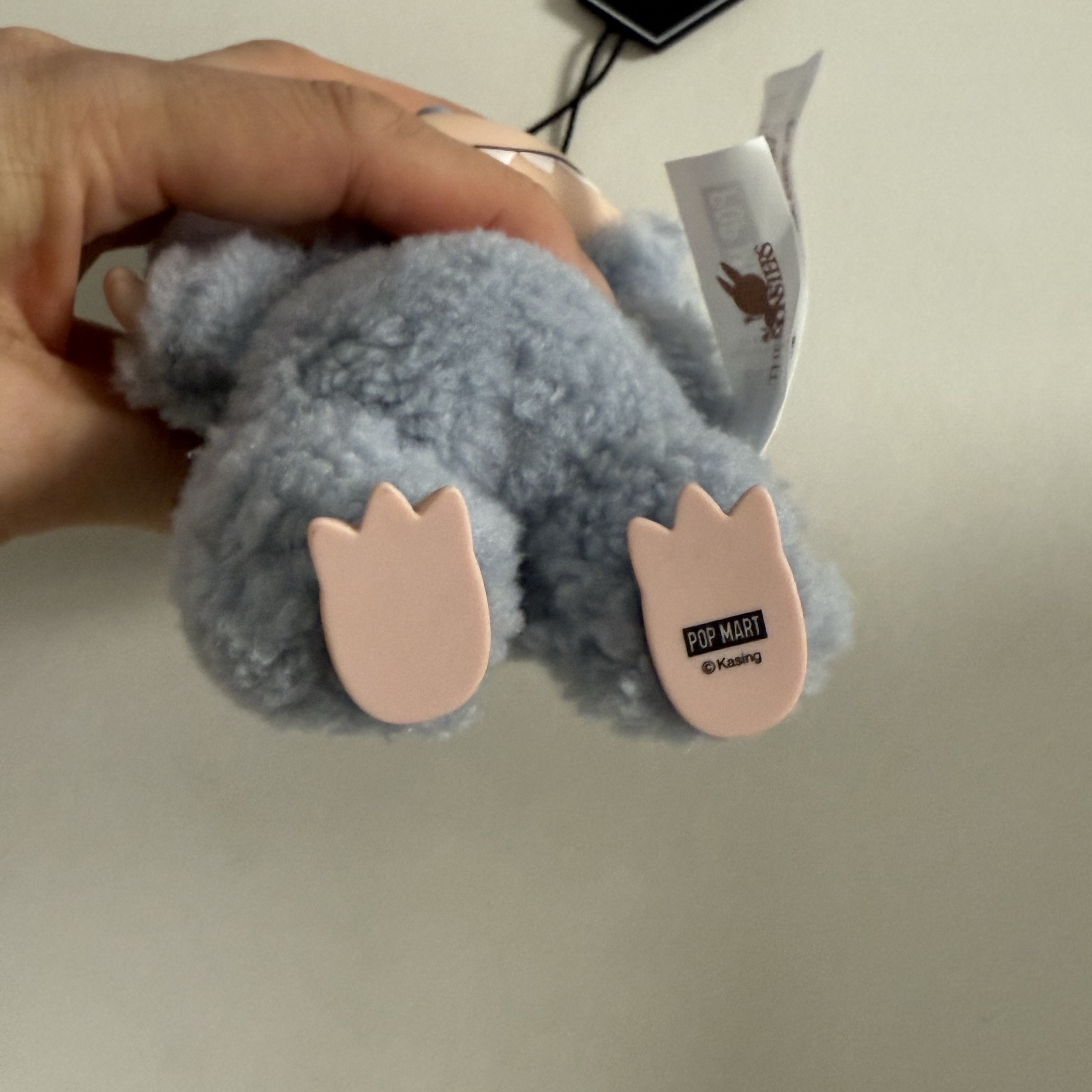 Pop Mart Labubu The Monsters Labubu Tasty Macarons Series Sea Salt Coconut Keyring (Opened Case) 착용 스타일 - 2