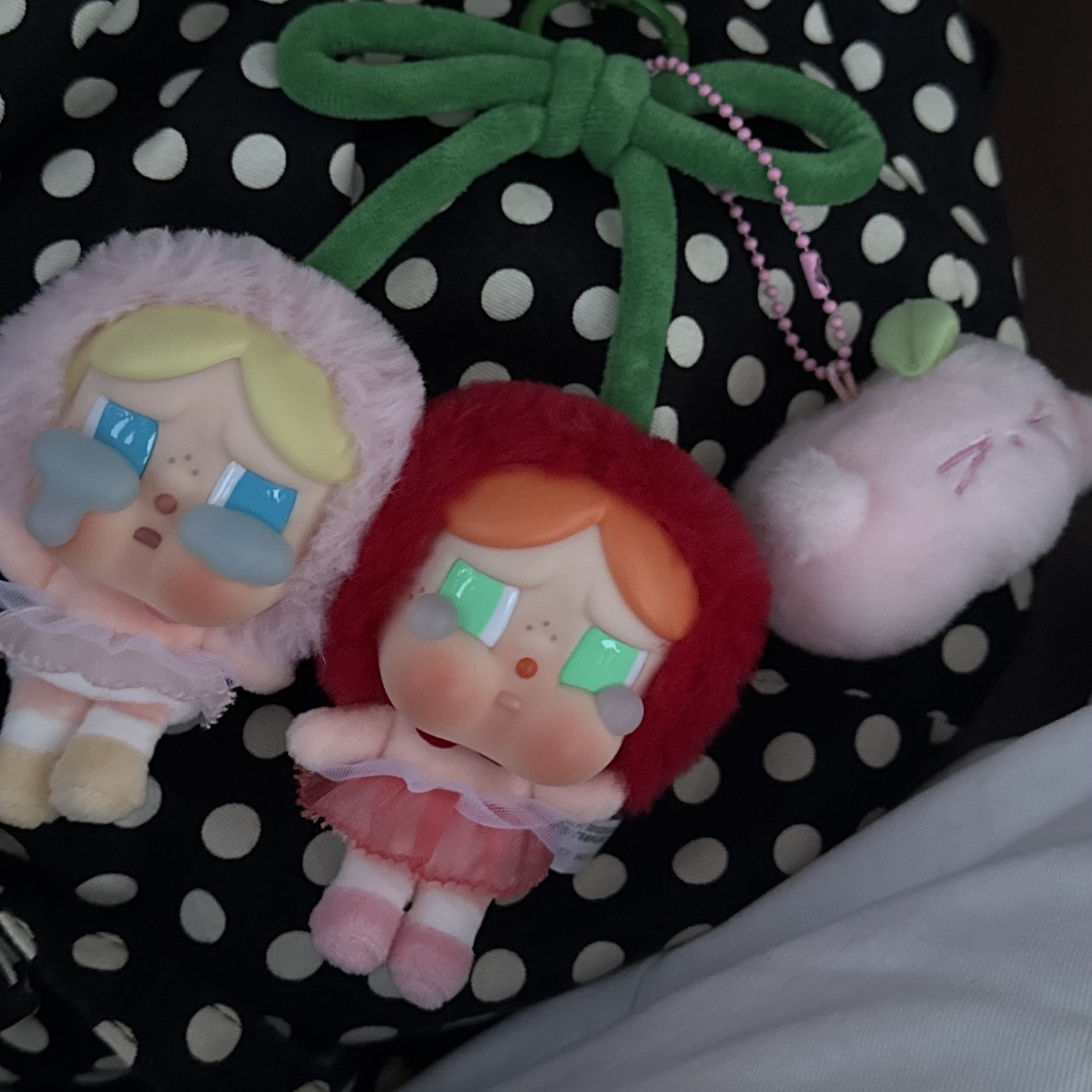Pop Mart Crybaby Crying For Love Series Vinyl Plush 착용 스타일