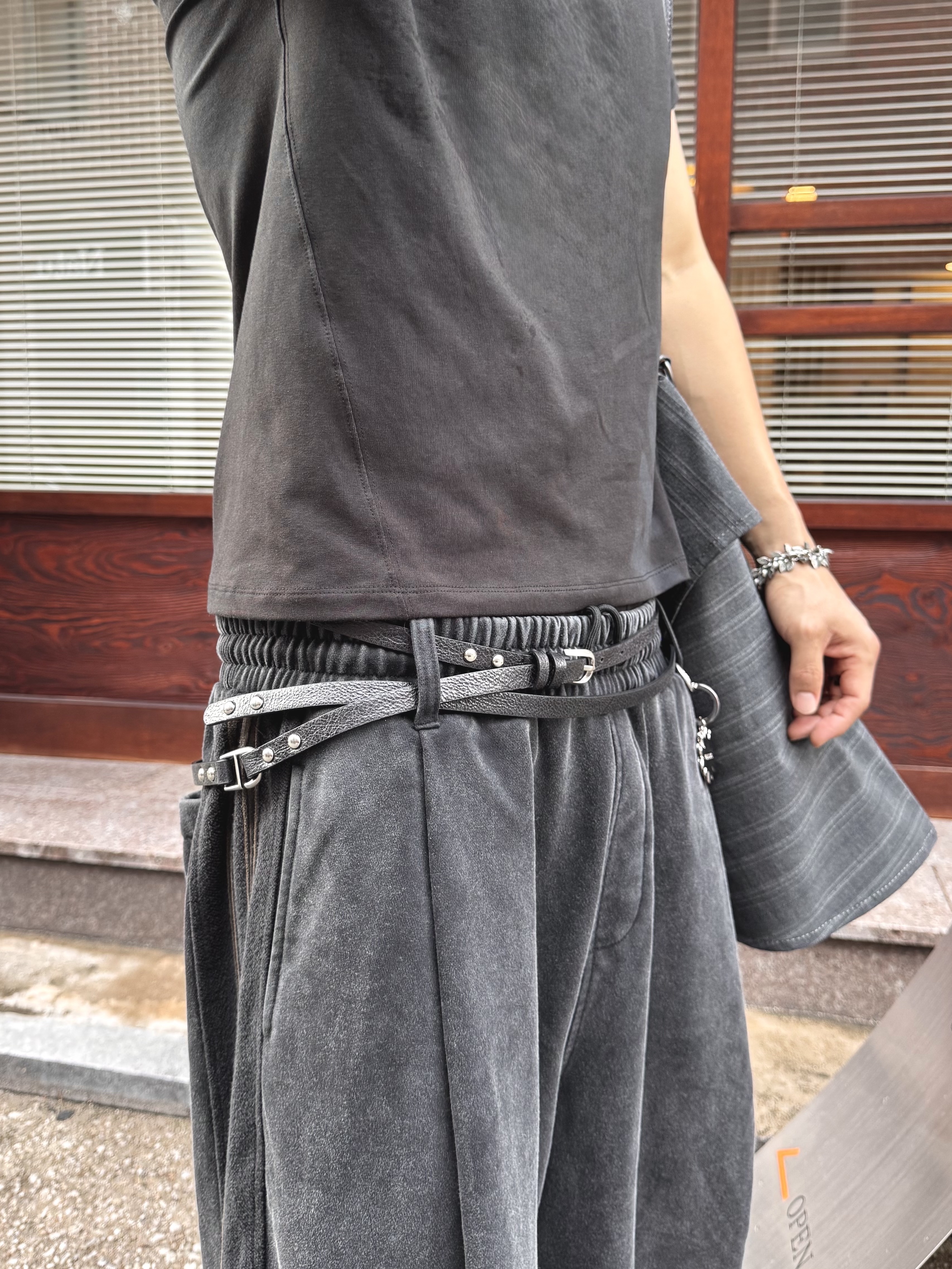 On Running x Post Archive Faction (Paf) Cloudmonster 2 Seedling White, Oakley Plantaris Matte Black Frame Prizm Grey Lenses Regular Universal Fit 착용 스타일 - 8