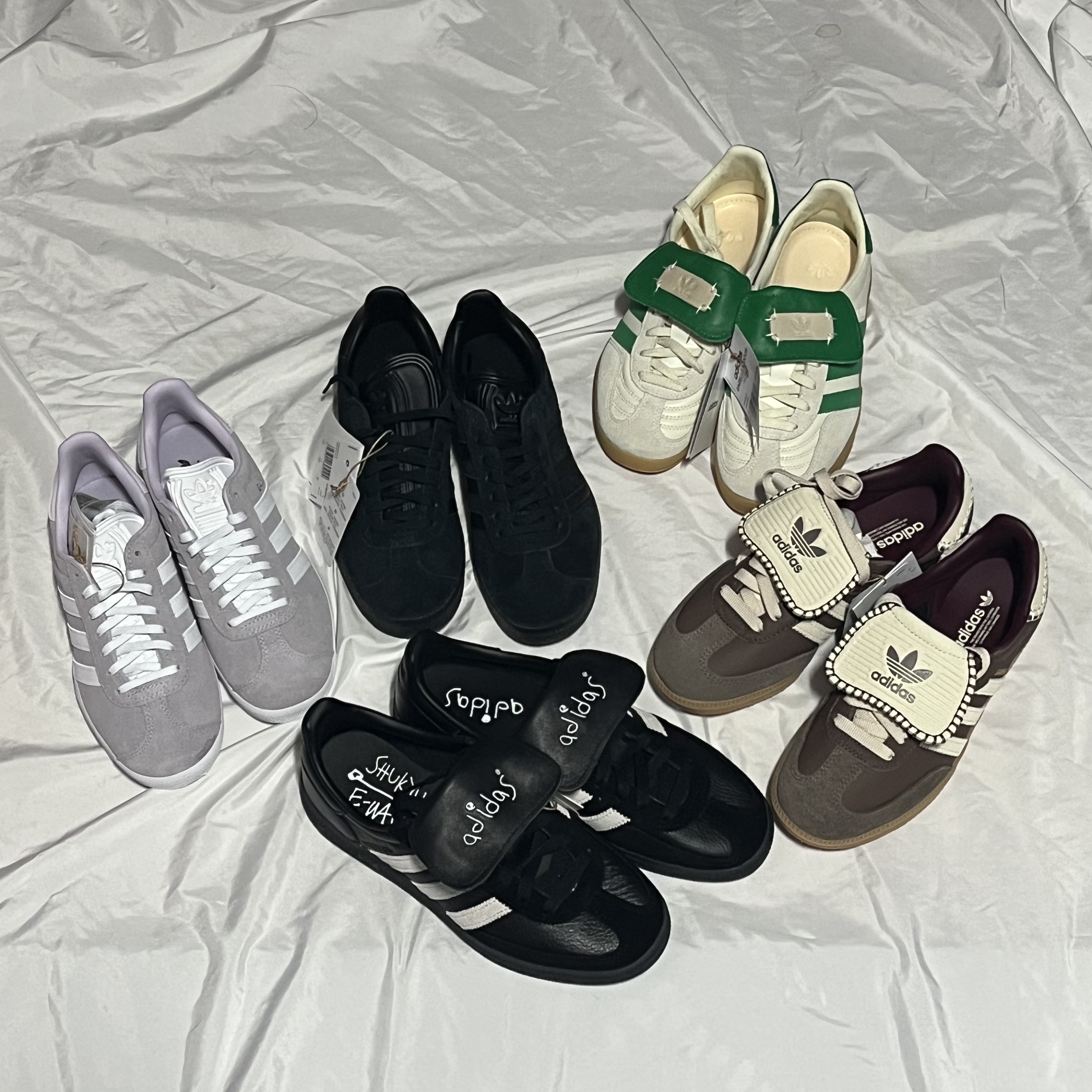 Adidas Gazelle Triple Black, Adidas x Foot Industry Gazelle Indoor Off White Green 착용 스타일