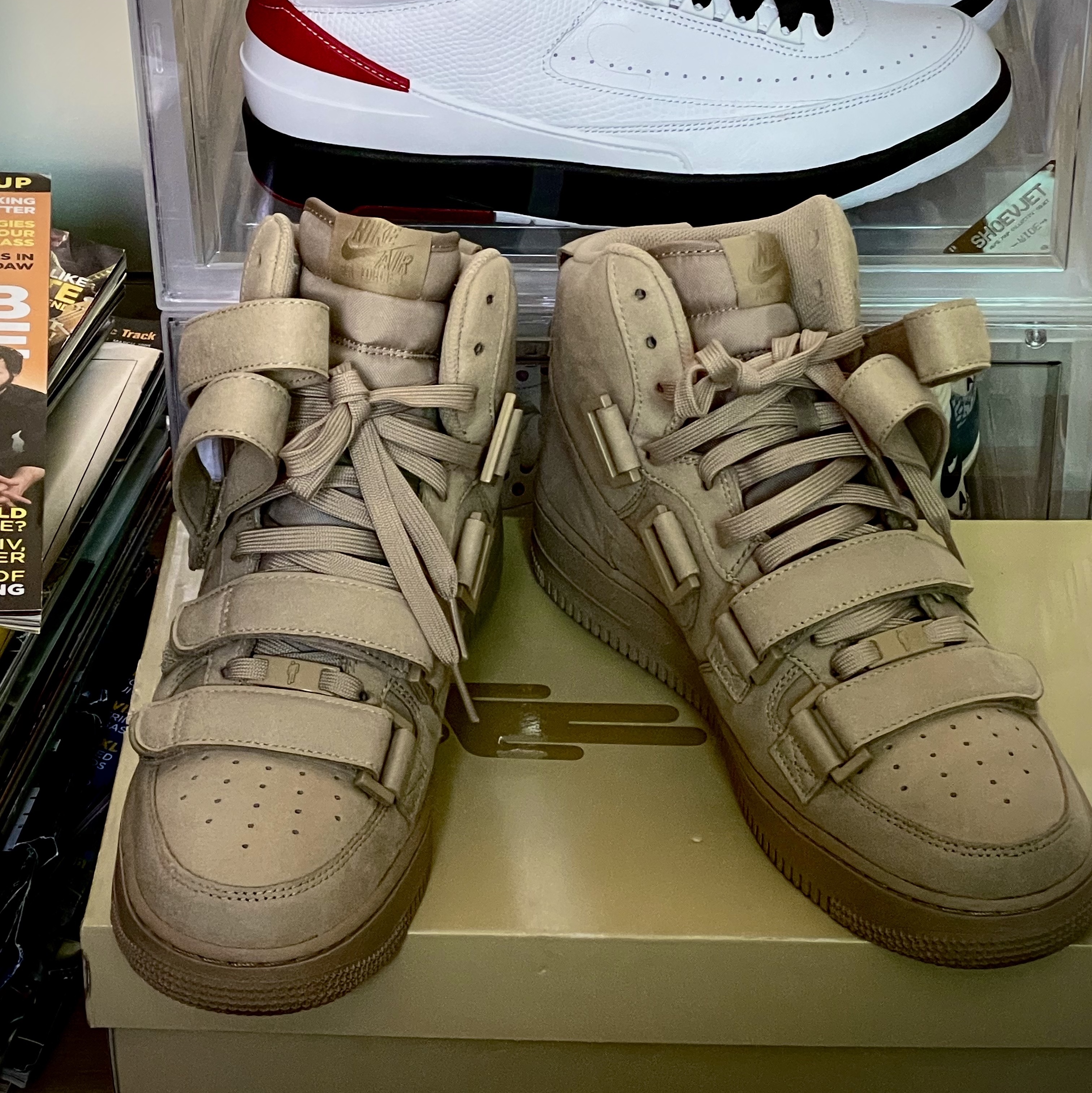 Nike x Billie Eilish Air Force 1 High '07 SP Mushroom 착용 스타일
