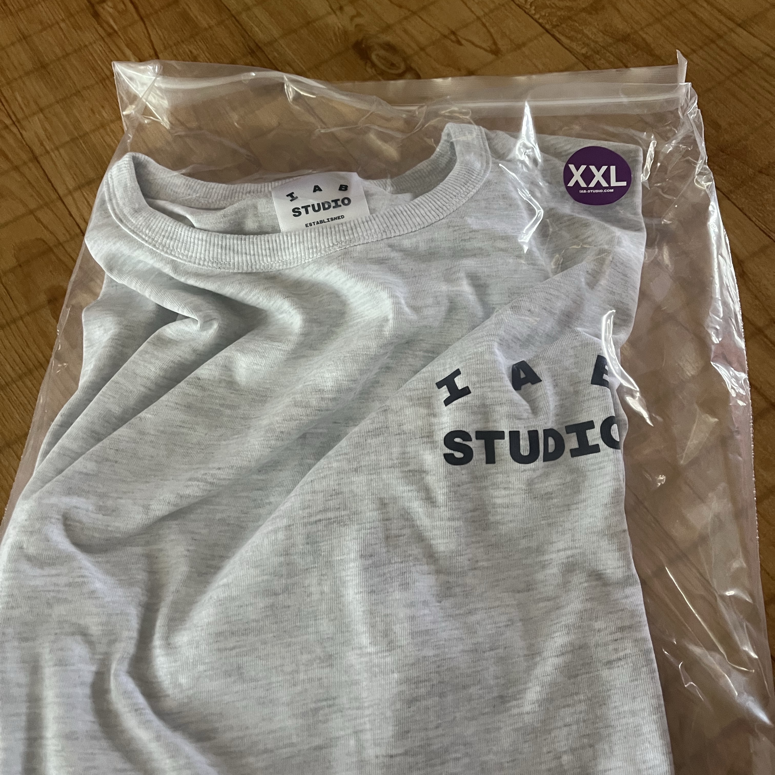 IAB Studio 3/4 Sleeve T-shirt Gray Navy 착용 스타일