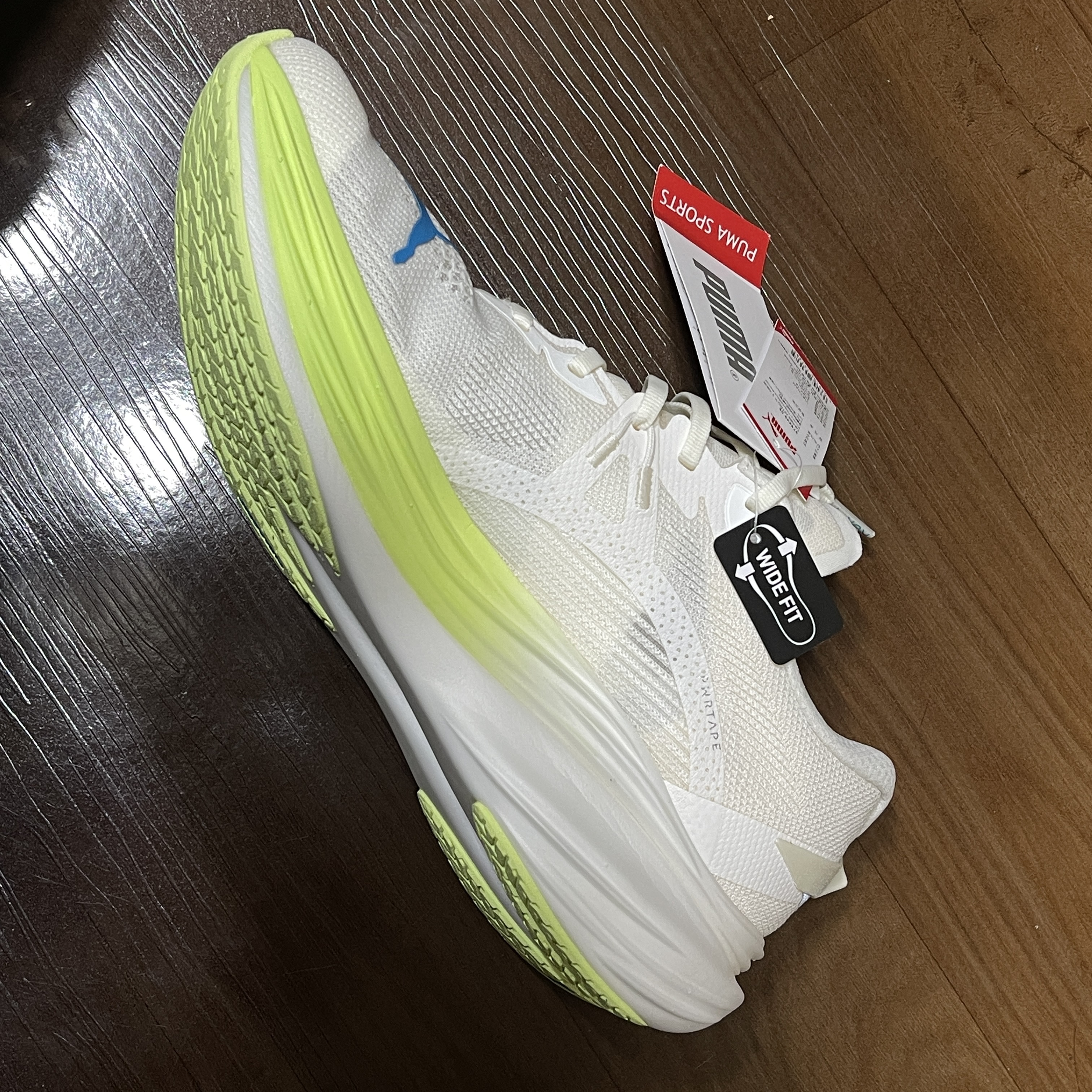 Puma Deviate Nitro 3 Wide Frosted Ivory Tropical Blue 착용 스타일 - 3