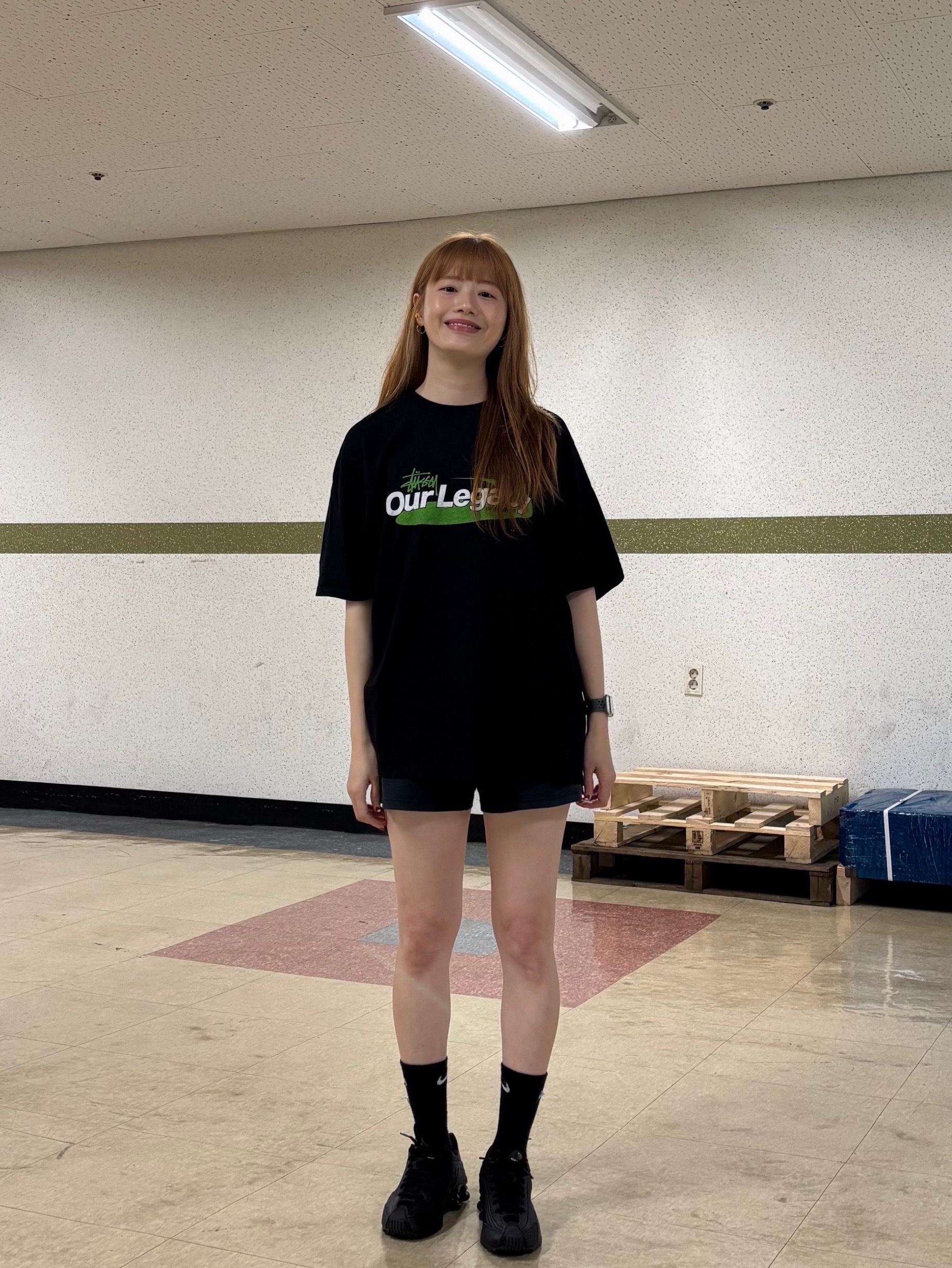 Stussy x Our Legacy Work Shop Swirl Pigment Dyed T-Shirt Black, (W) Nike Shox R4 Black 착용 스타일 - 1