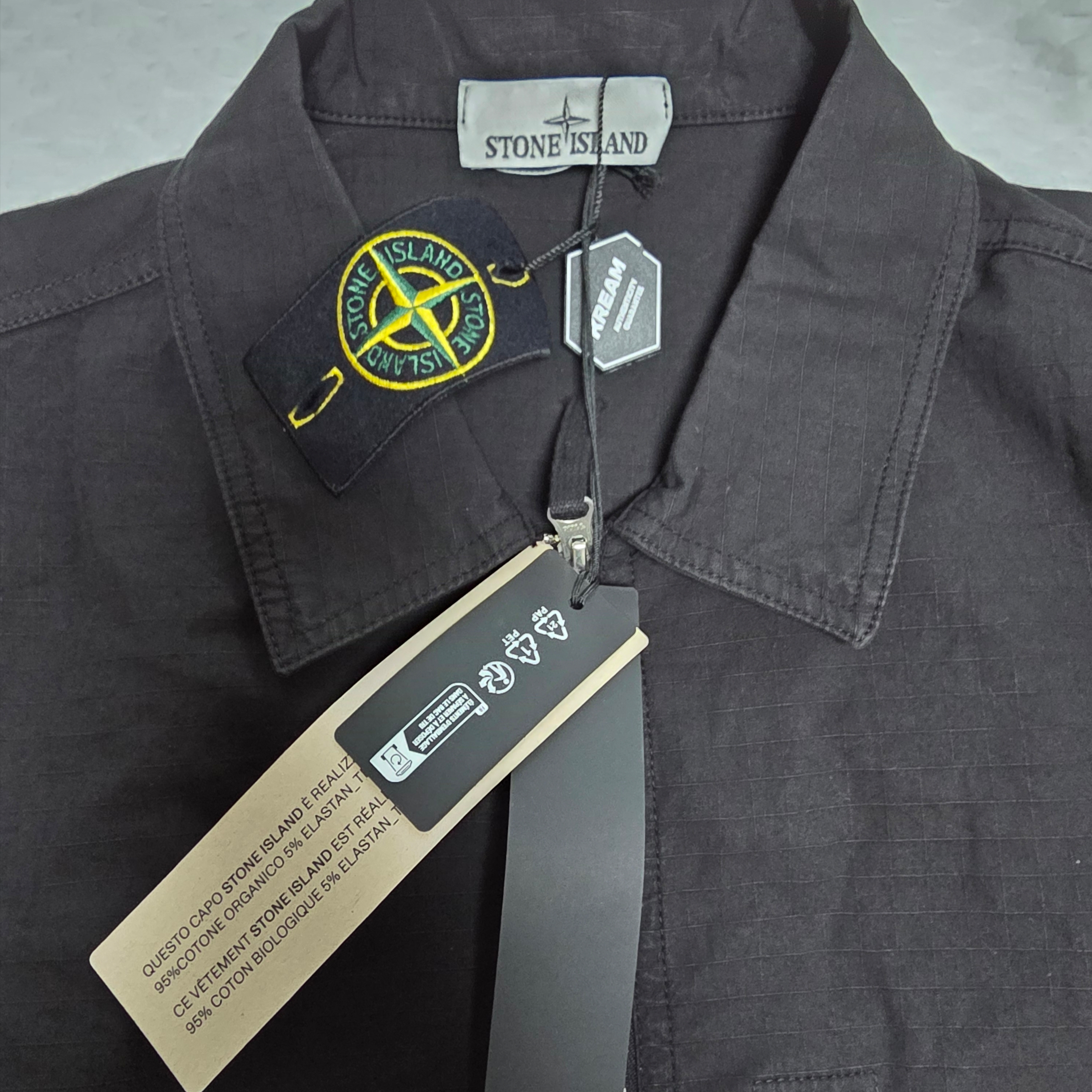 Stone Island 1200012 Mil-Spec Stretch Ripstop-TC Overshirt with Chest Pockets and Two-Way Zip Black - 25SS 착용 스타일