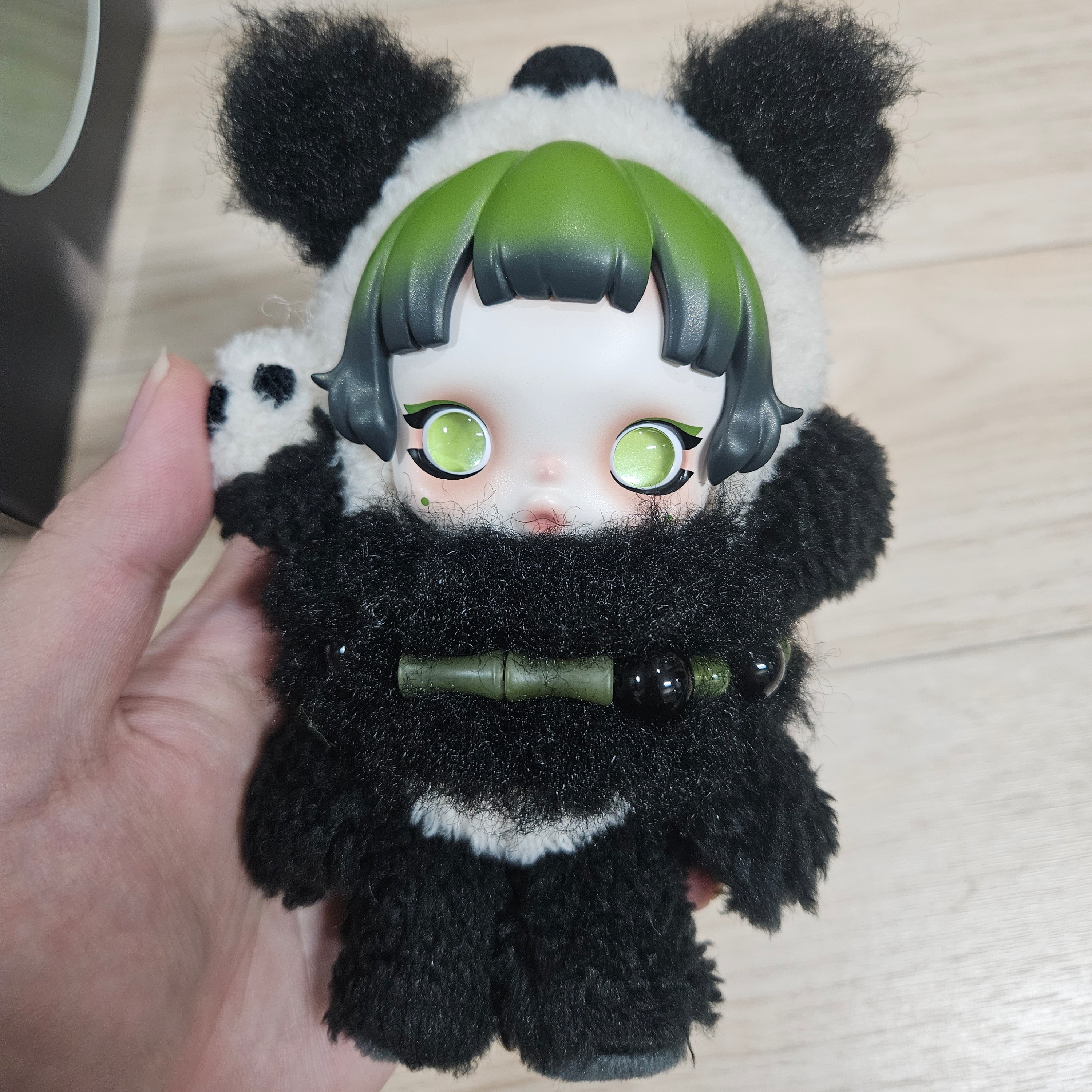 Pop Mart Skullpanda Lazy Panda Plush Doll Pendant 착용 스타일 - 1