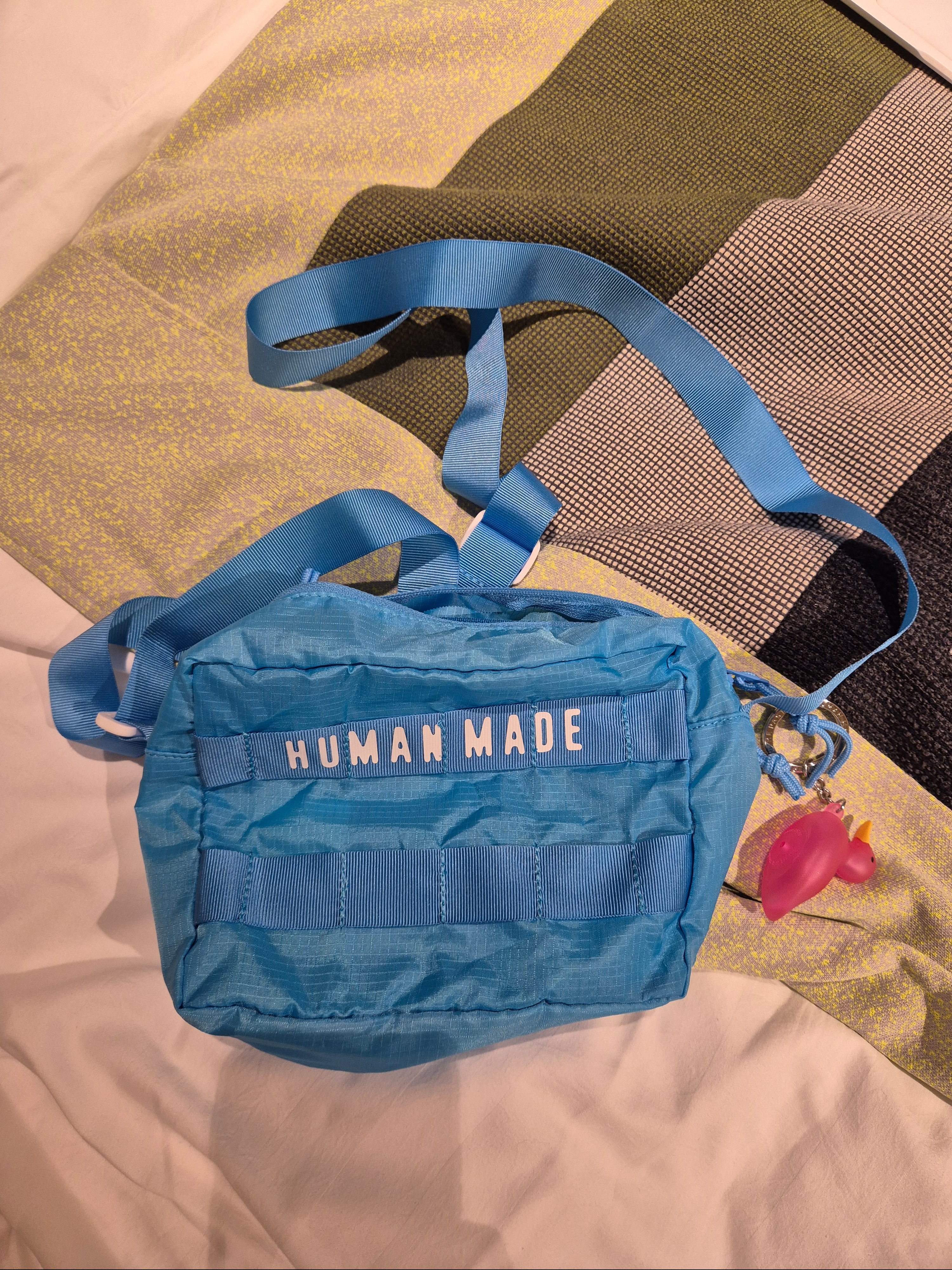 Kapital 20 Jersey V-Neck Ringer T-Shirt Life Scherzo Road Sign Painter Pt White, Human Made Duck PVC Key Chain Pink 착용 스타일 - 3