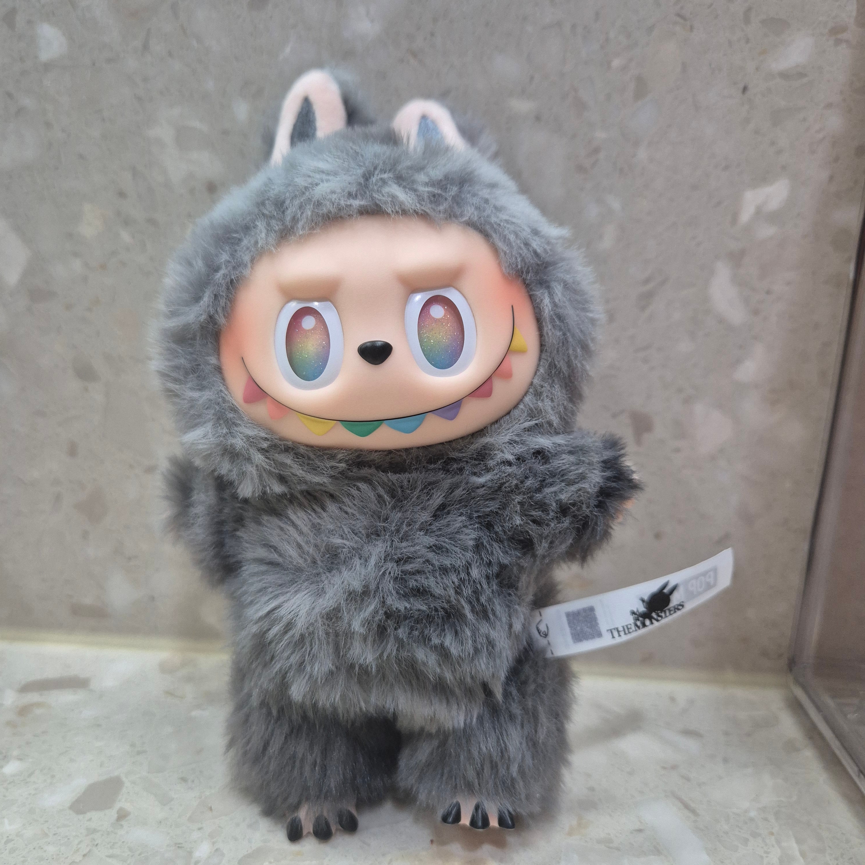 Pop Mart Labubu The Monsters Highlight Series Sealed Case (6 Blind Boxes), Pop Mart Labubu The Monsters Highlight Series ID Keyring (Opened Case) 착용 스타일 - 1