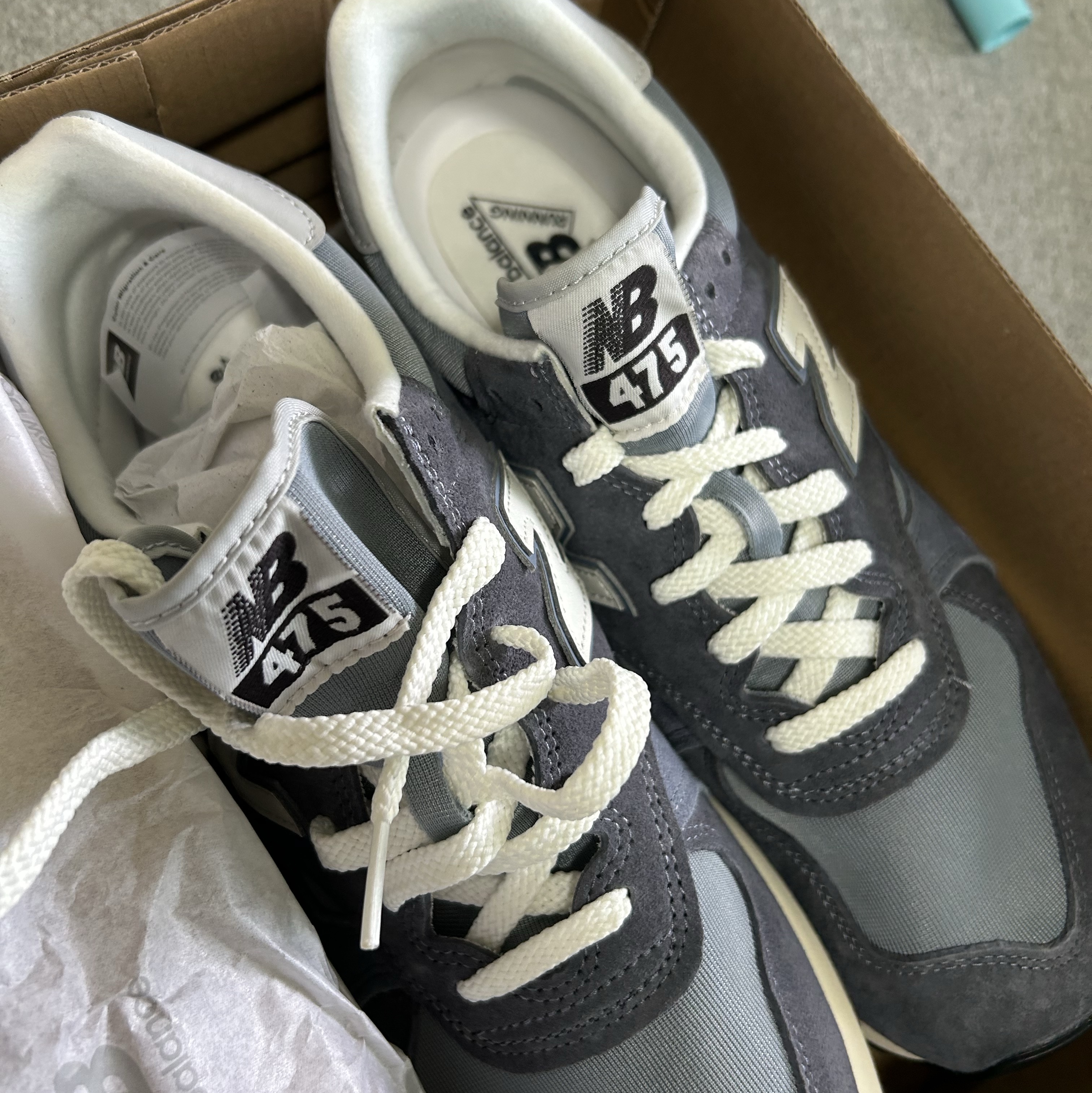 New Balance 475 Steel Dark Arctic Grey 착용 스타일