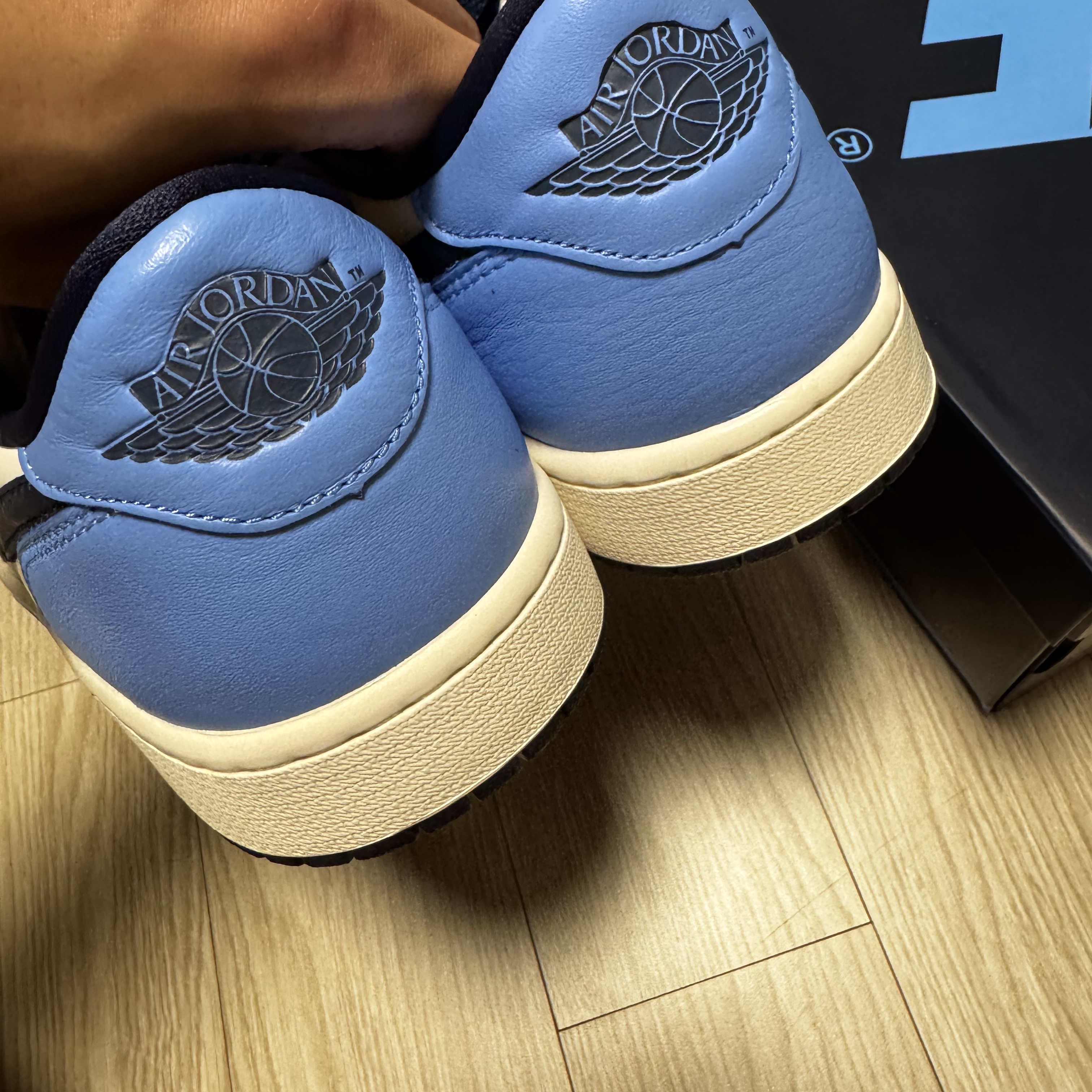Jordan 1 Low Obsidian 착용 스타일