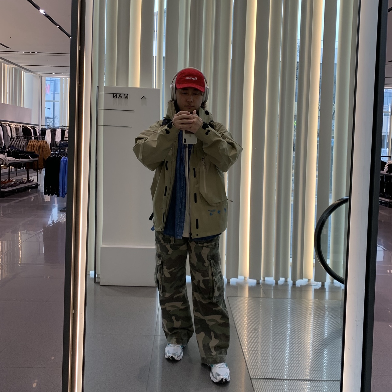 Supreme Washed Chino Twill Camp Cap Red - 25SS, Nike x Off-White NRG Gore-Tex Jacket Khaki - Asia 착용 스타일