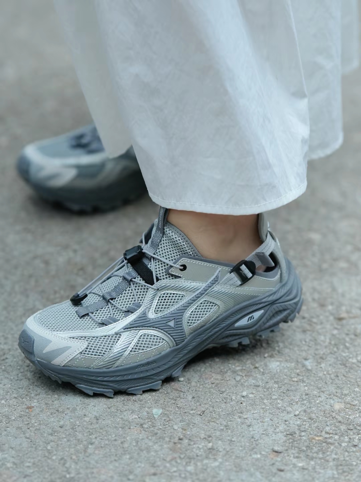 Mizuno Racer Trail SE Silver Grey 착용 스타일