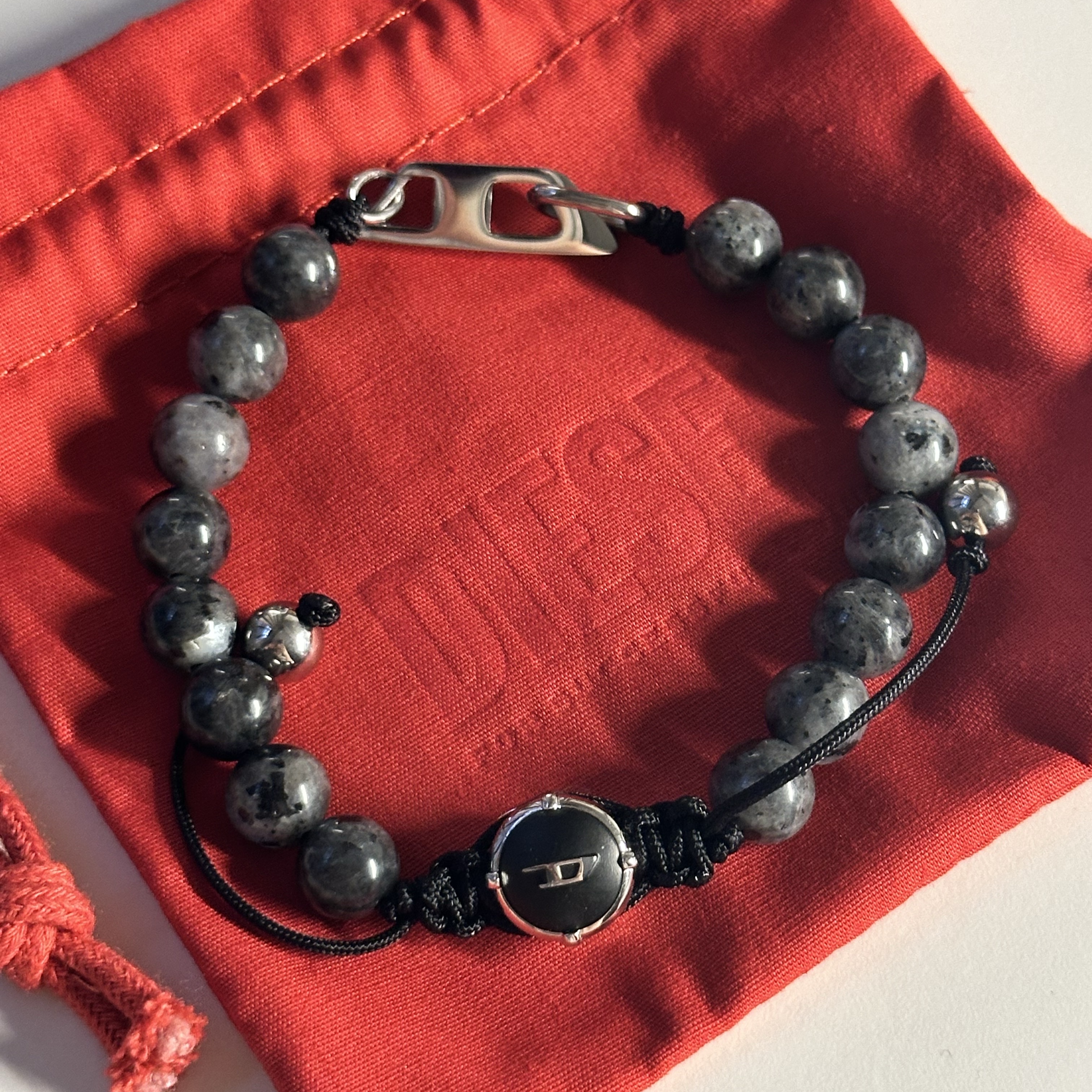 Diesel Dx1339 Labradorite Beaded Bracelet Multicolor 착용 스타일