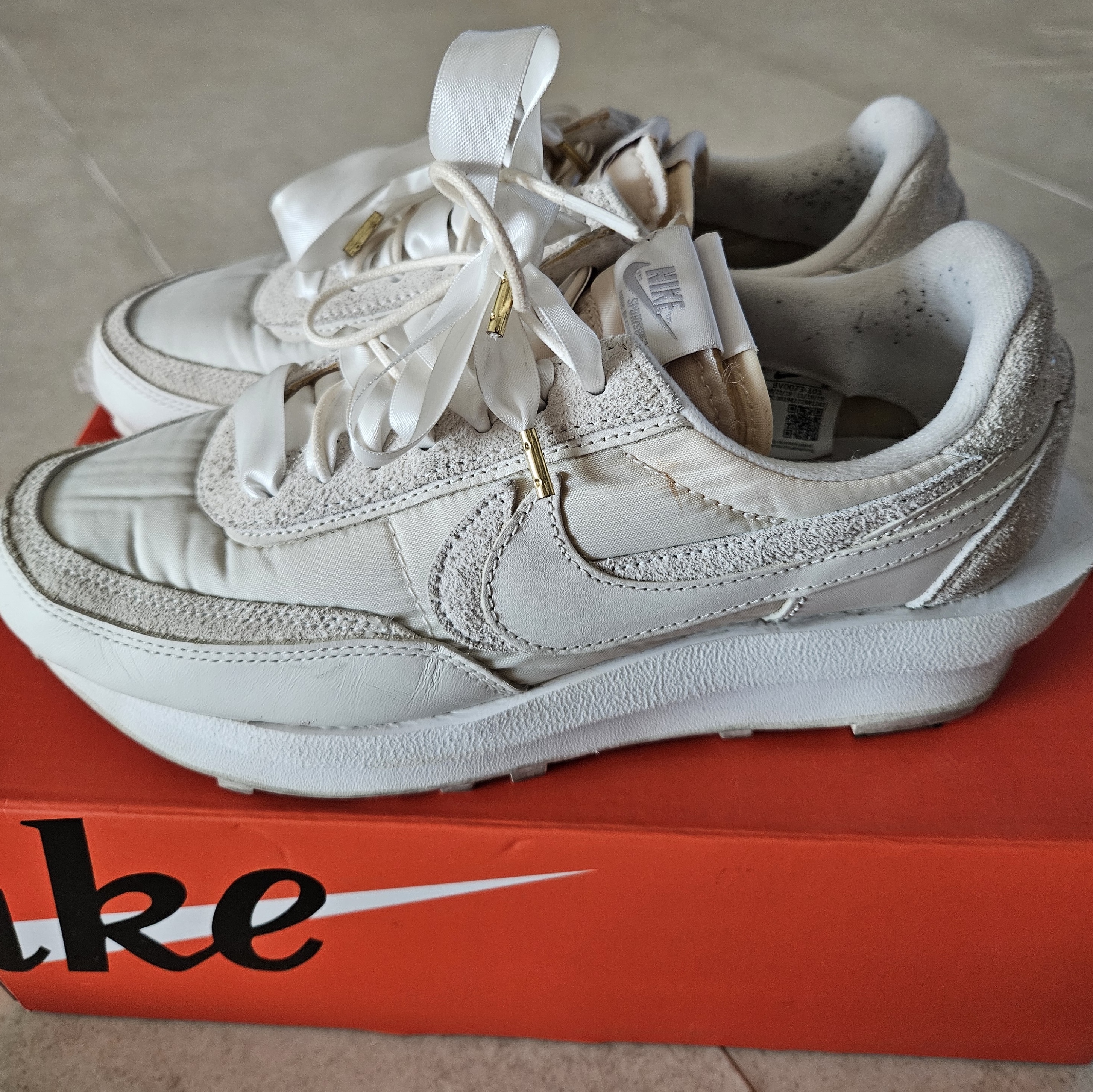 Nike x Sacai LDWaffle White Nylon 착용 스타일 - 2