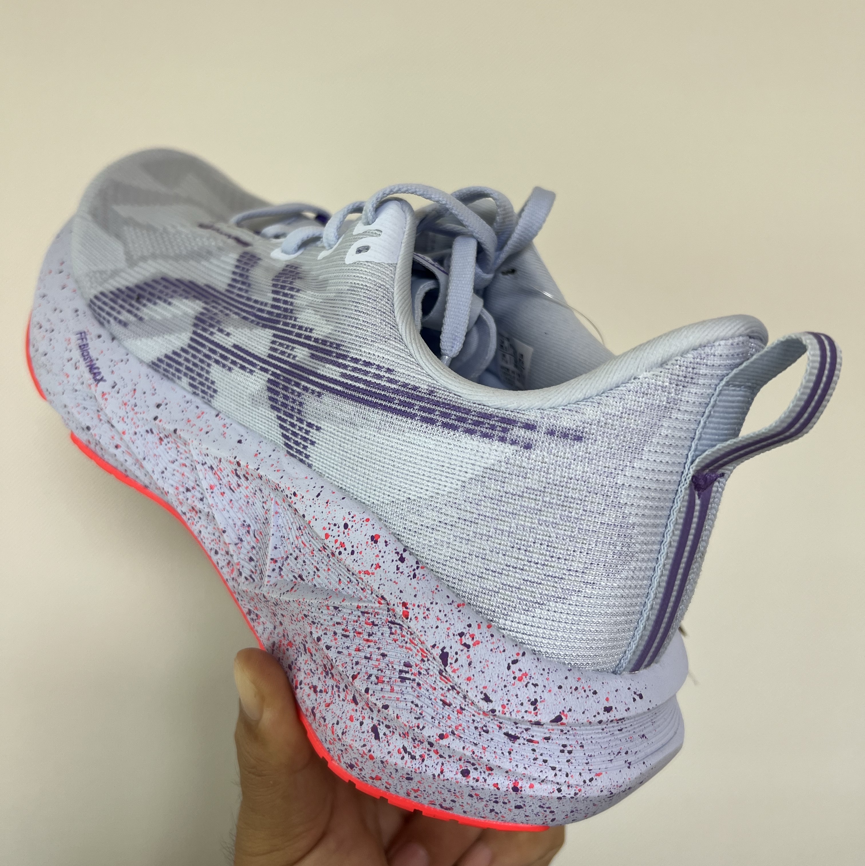 Asics Novablast 5 Tokyo Blue Fade Edo Purple 착용 스타일 - 2