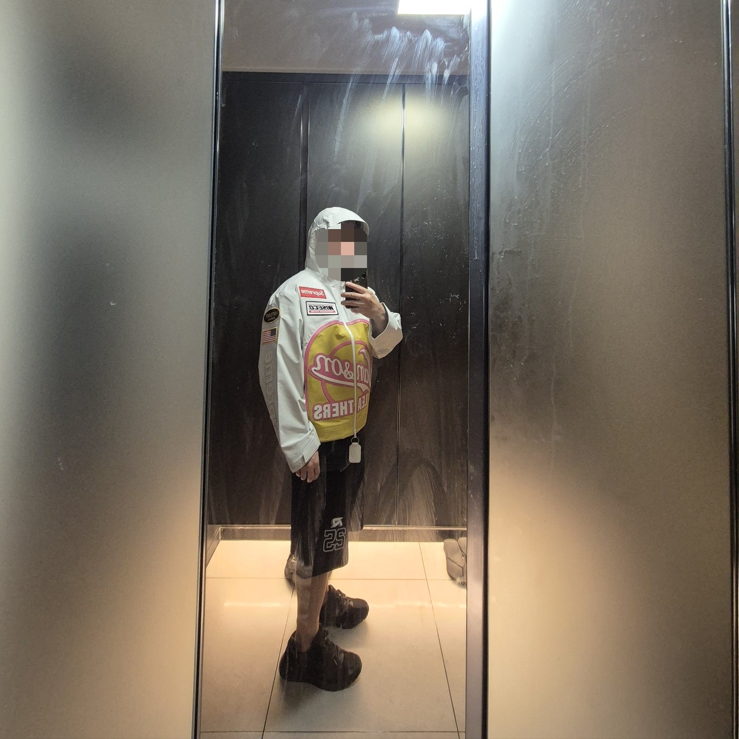 Supreme x Vanson Leathers Gore-Tex Shell Jacket White - 25FW 착용 스타일 - 2