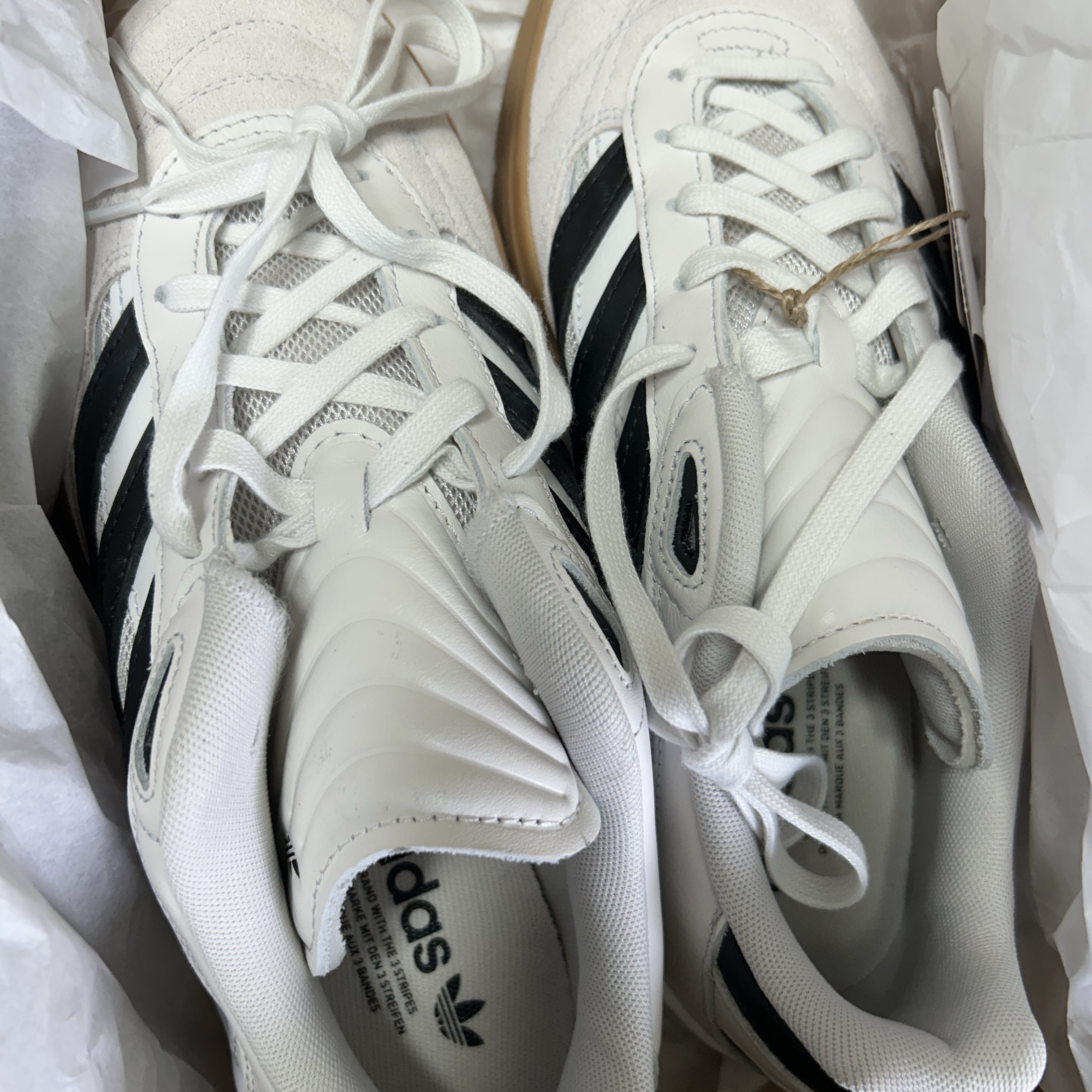 Adidas Predator Mundial Crystal White Core Black 착용 스타일