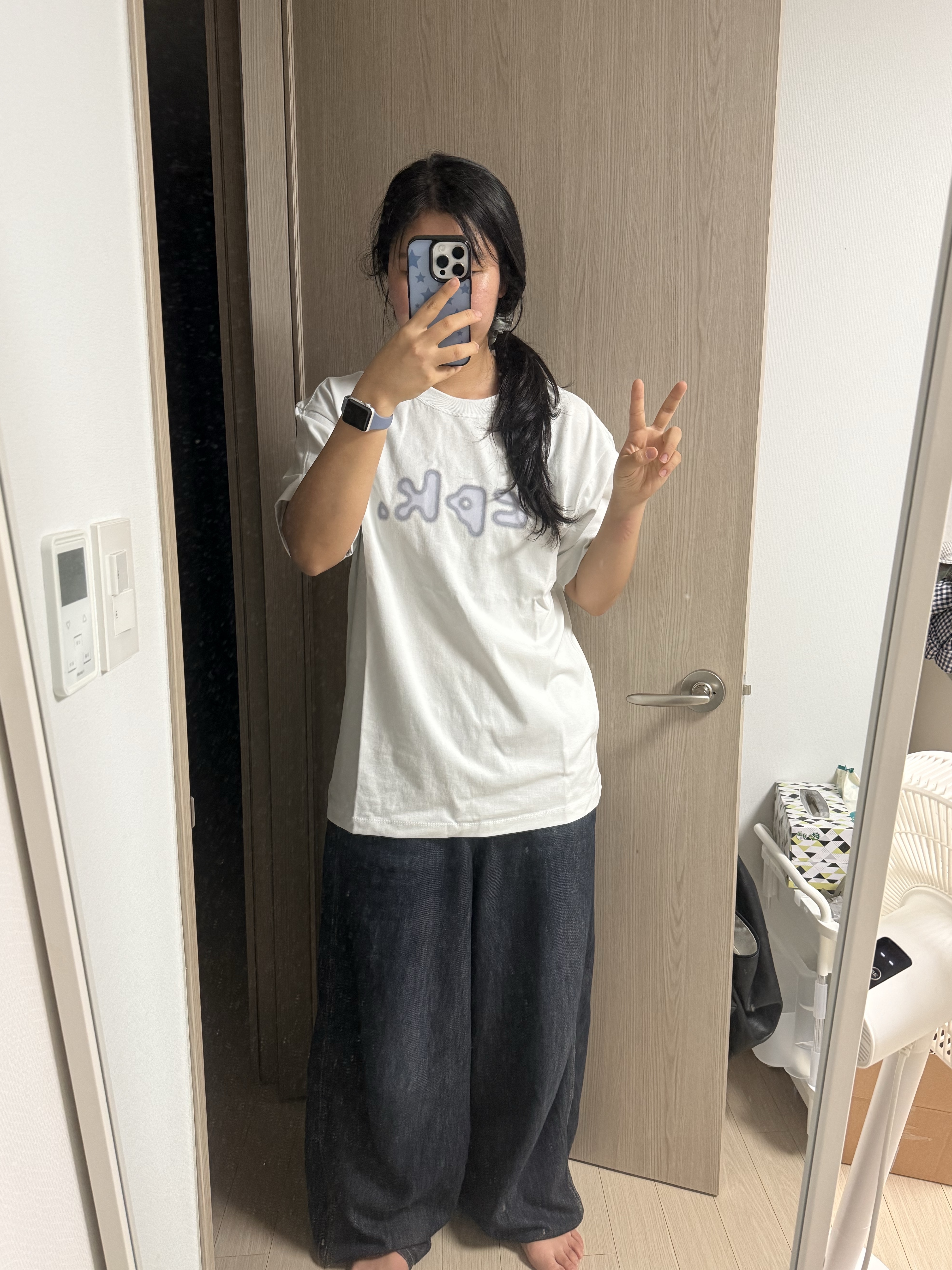 Cost Per Kilo Techno Logo S/S Tee White 착용 스타일