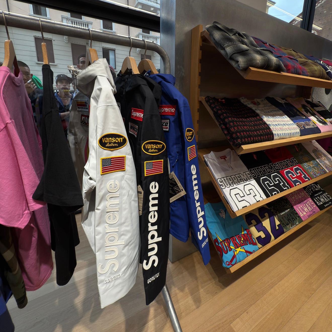 Supreme x Vanson Leathers Gore-Tex Shell Jacket Royal - 25FW 착용 스타일