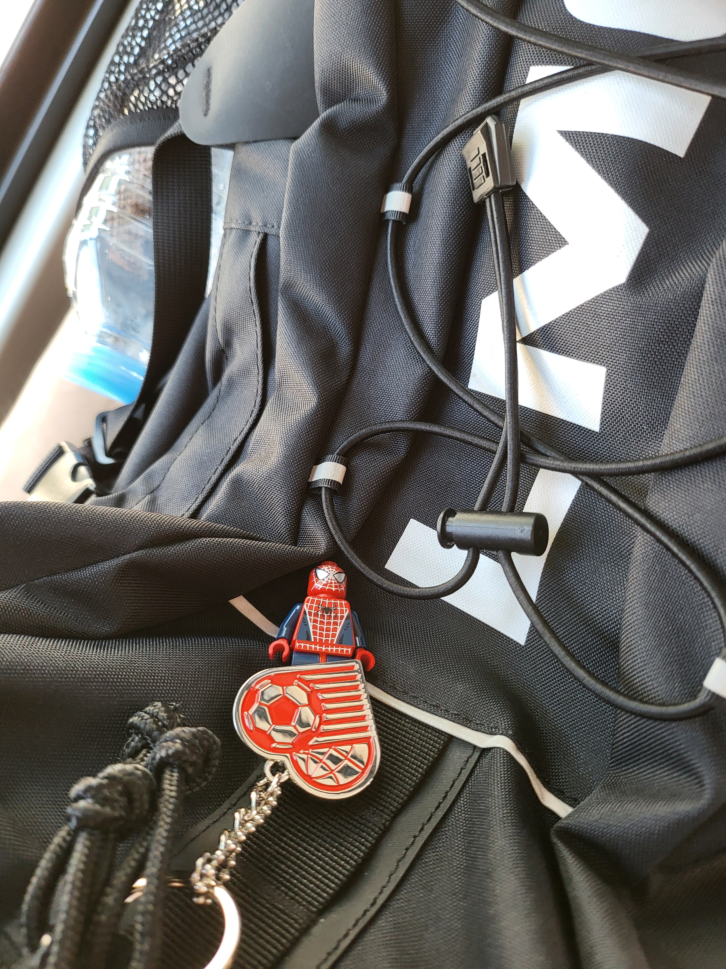 SFL Metal Keyring Silver 착용 스타일