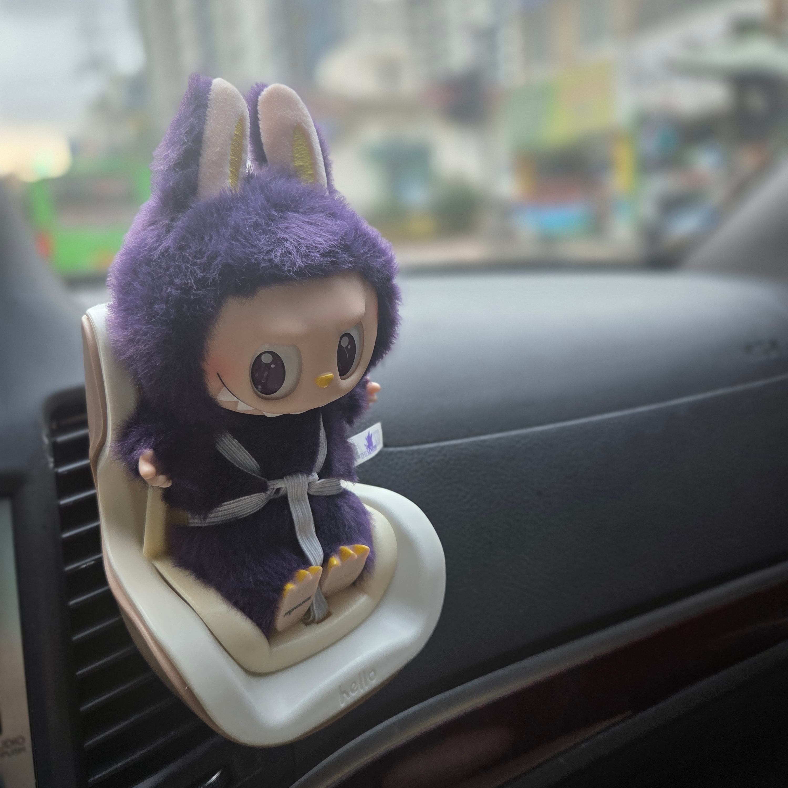 Pop Mart Labubu x Pronounce Lucky Fairy Toy Keyring 착용 스타일