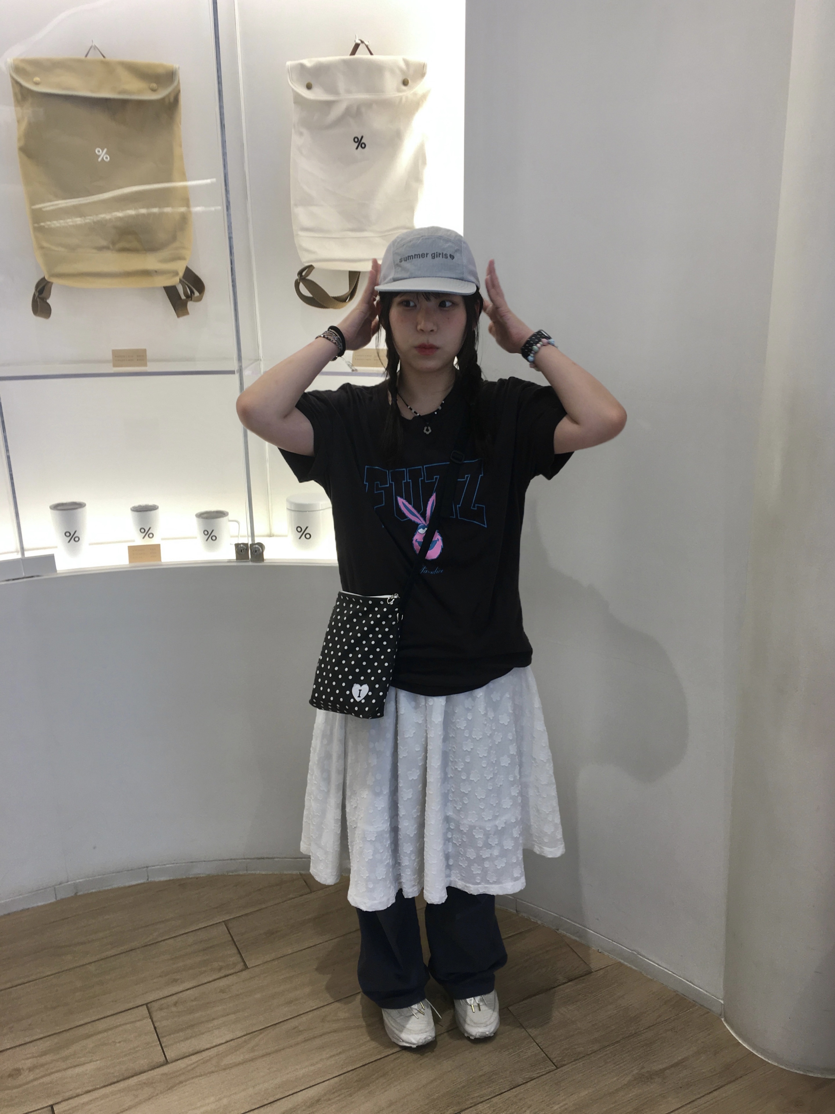 Isummerly Summer Girls Nylon Camp Cap Gray, Isummerly Koi Cross Bag Black 착용 스타일 - 1