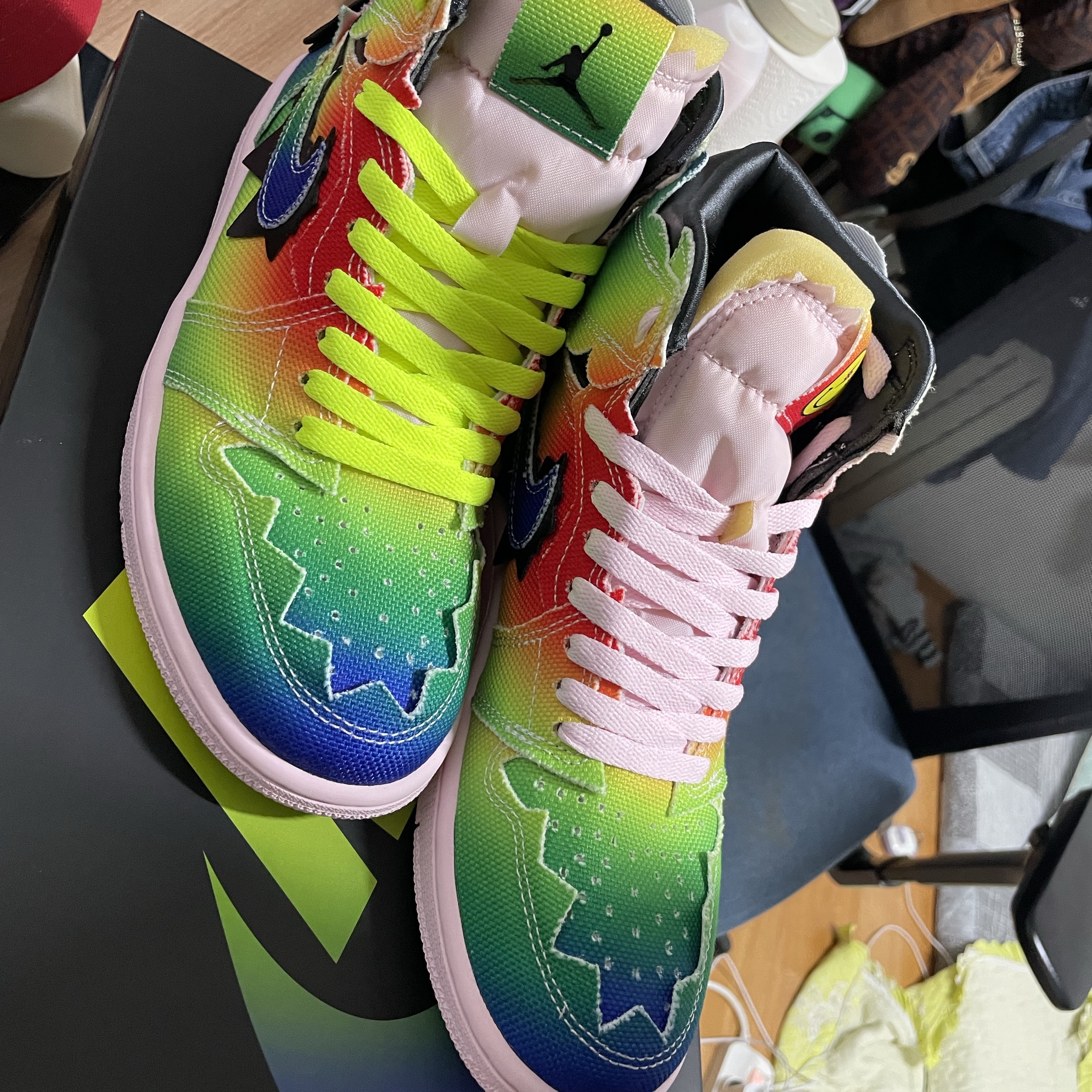 Jordan 1 x J Balvin Retro High OG 착용 스타일 - 1
