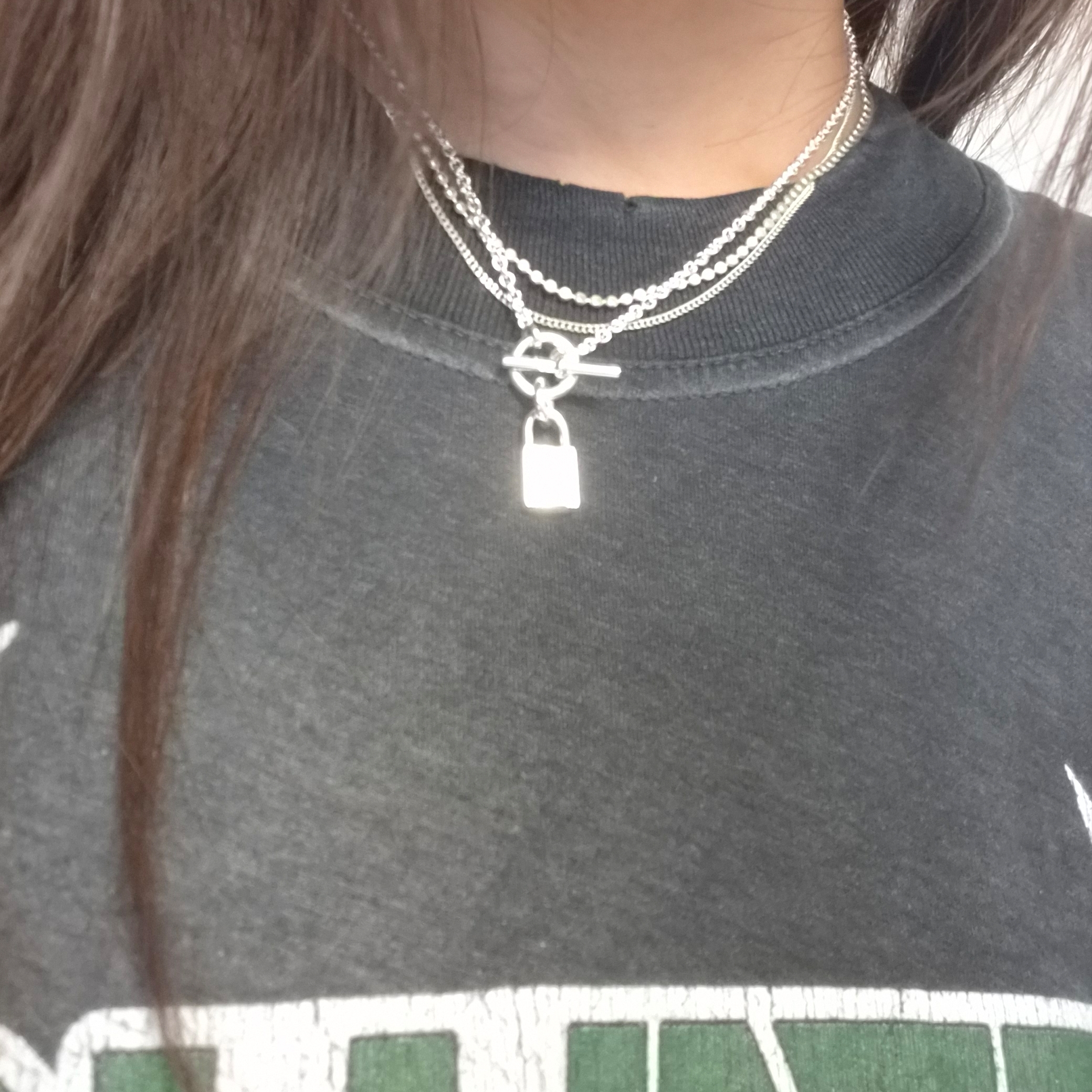 (W) Hermes Amulettes Cadenas Pendant Sterling Silver 착용 스타일 - 1