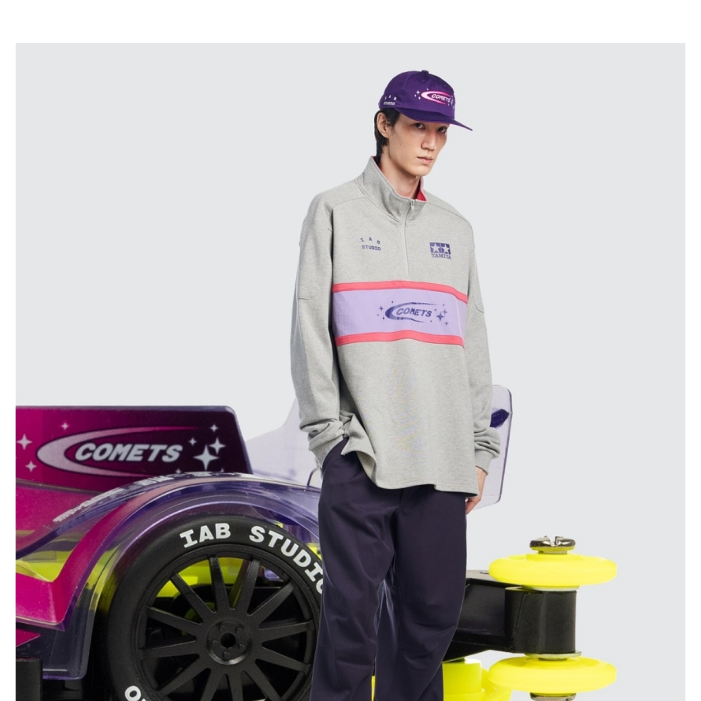 IAB Studio x Tamiya IAB Comets Half Zip-Up Gray 착용 스타일 - 1