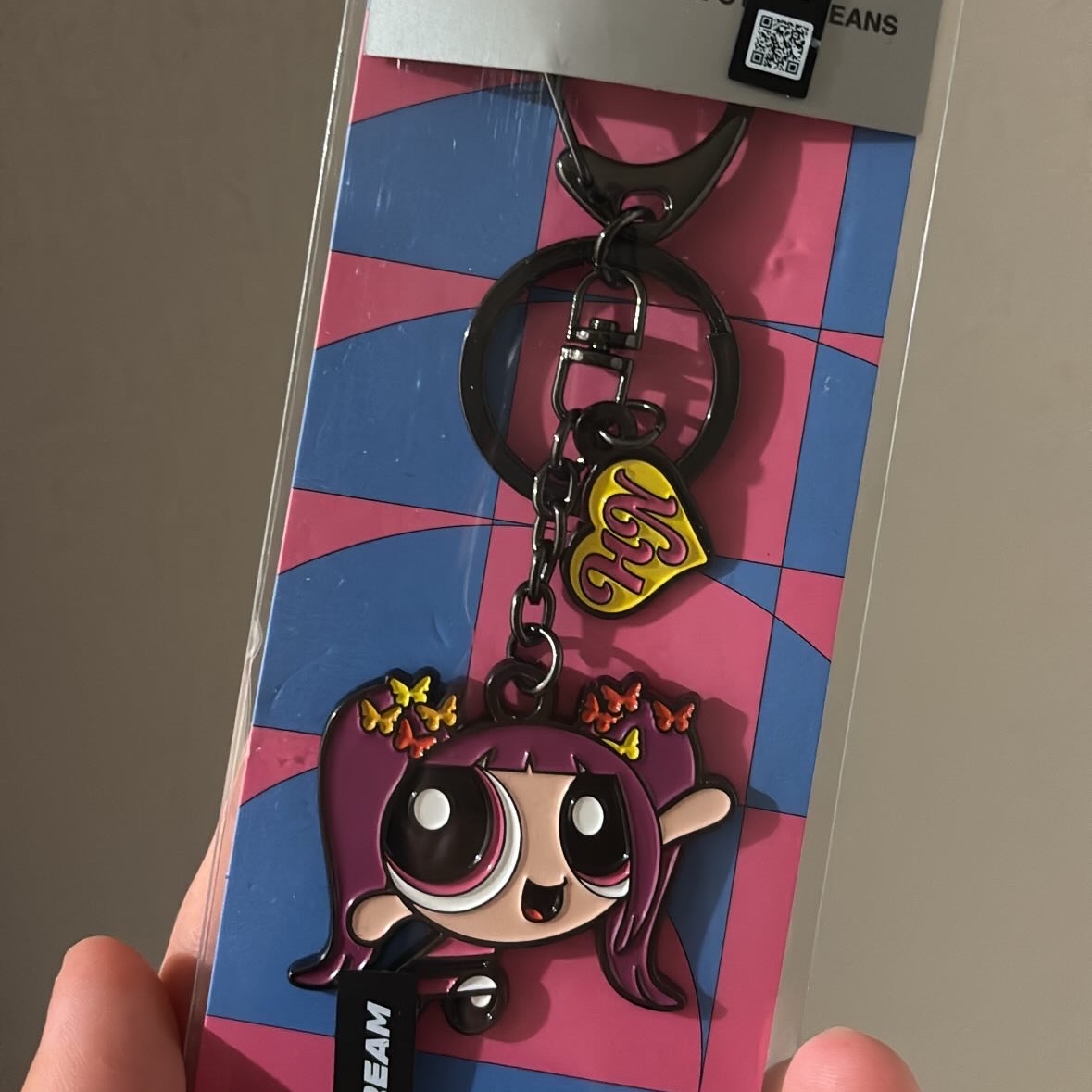 NewJeans x The Powerpuff Girls Metal Keyring Hanni 착용 스타일