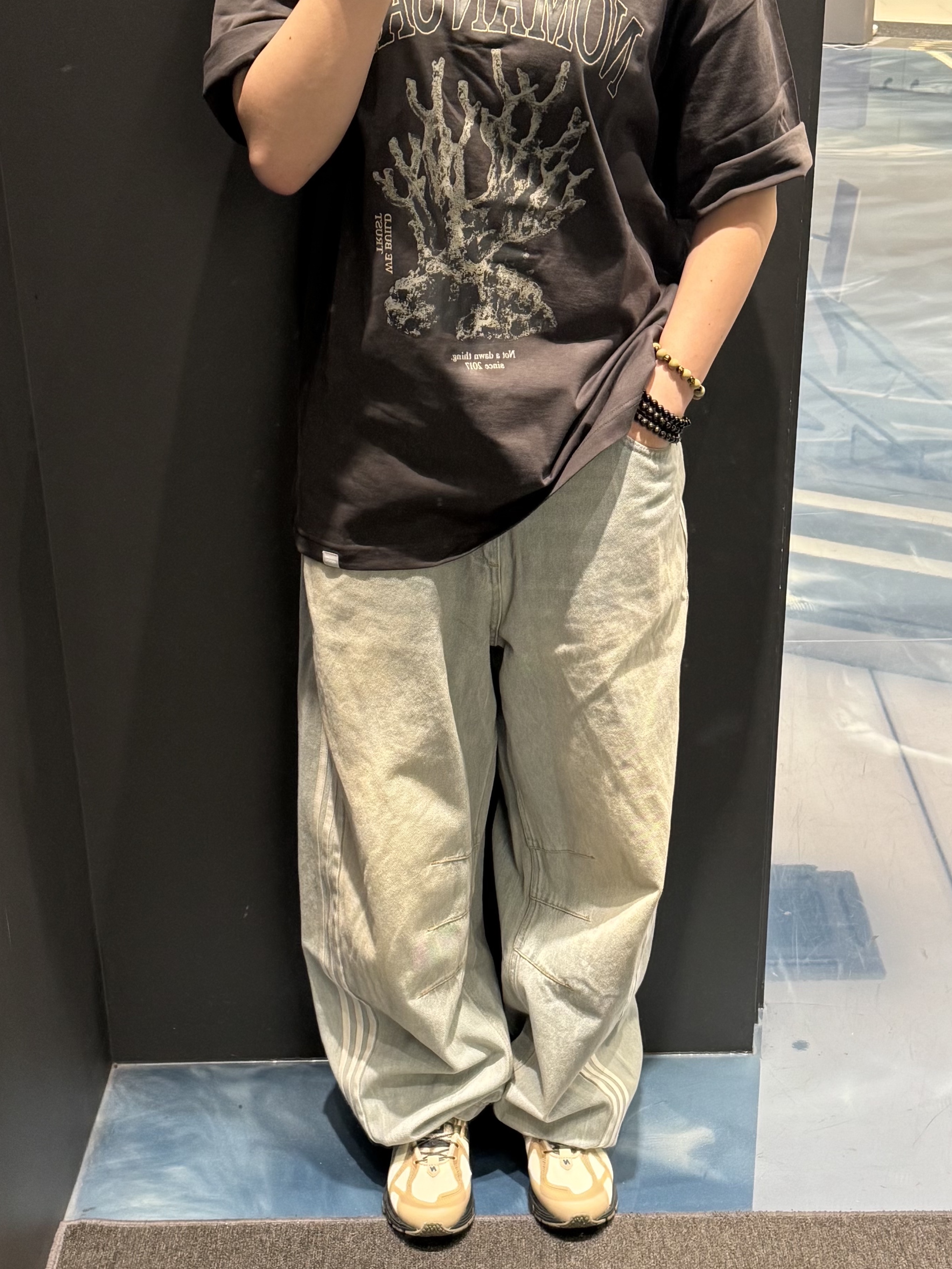 NOMANUAL Metal Coral Reef T-Shirt Charcoal, (W) Adidas Adilenium Season 3 Banana Fitted Washed Denim Pants Blue - KR Sizing 착용 스타일 - 1