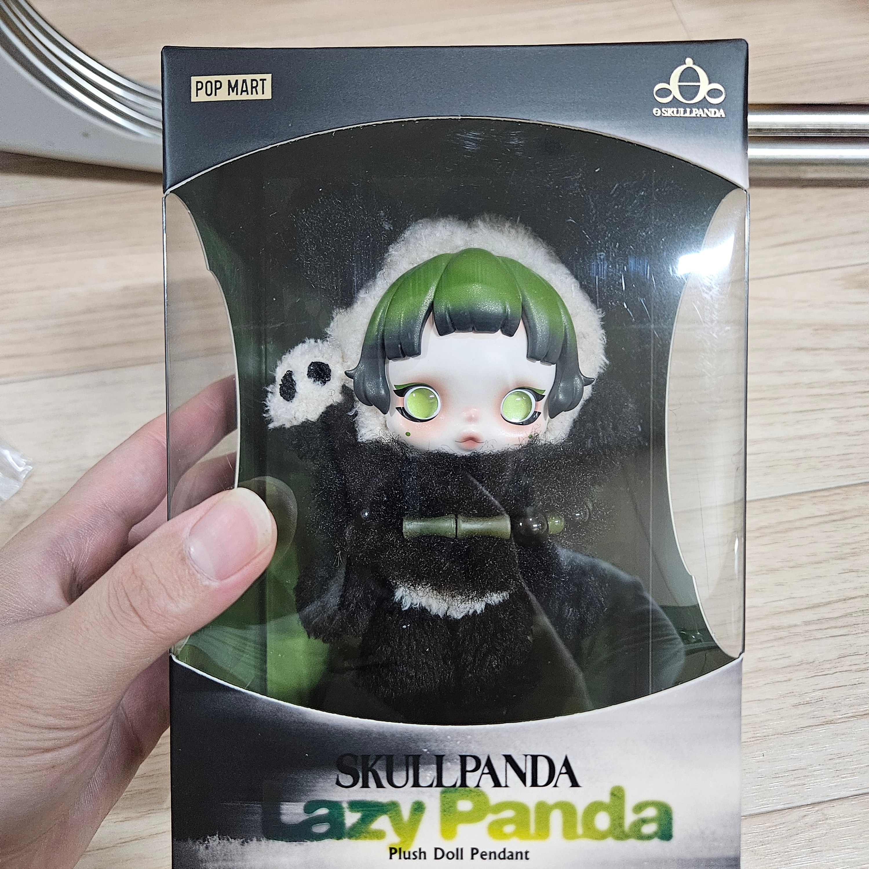 Pop Mart Skullpanda Lazy Panda Plush Doll Pendant 착용 스타일 - 2