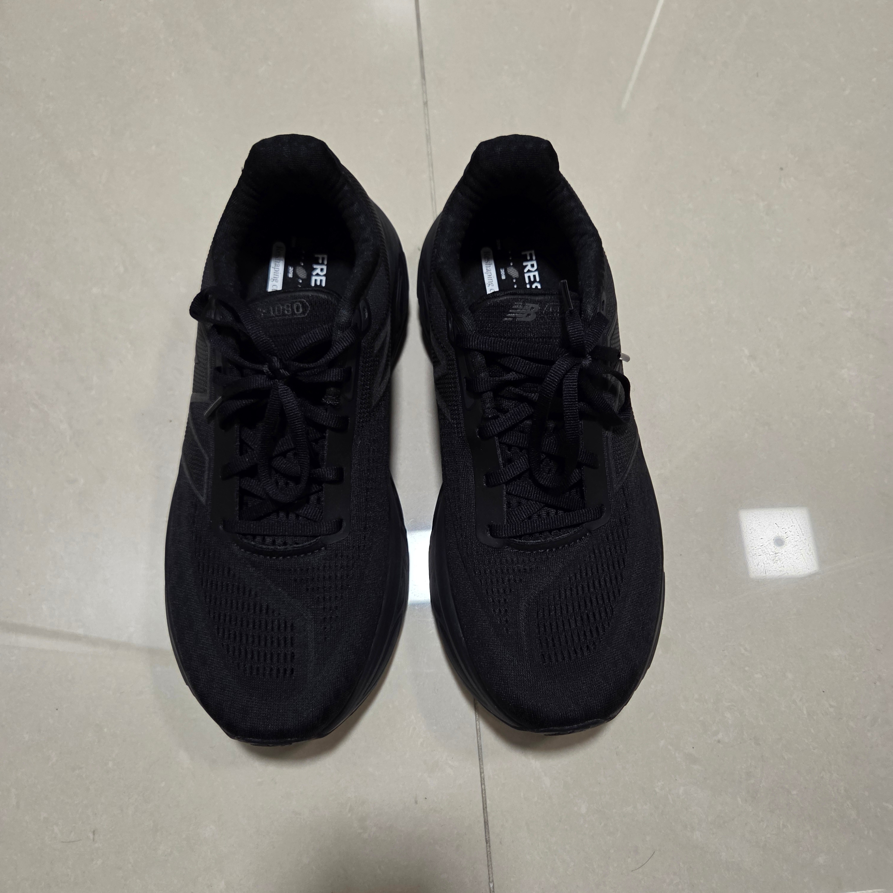 New Balance Fresh Foam X 1080v14 Black Black Metallic - 2E Wide 착용 스타일