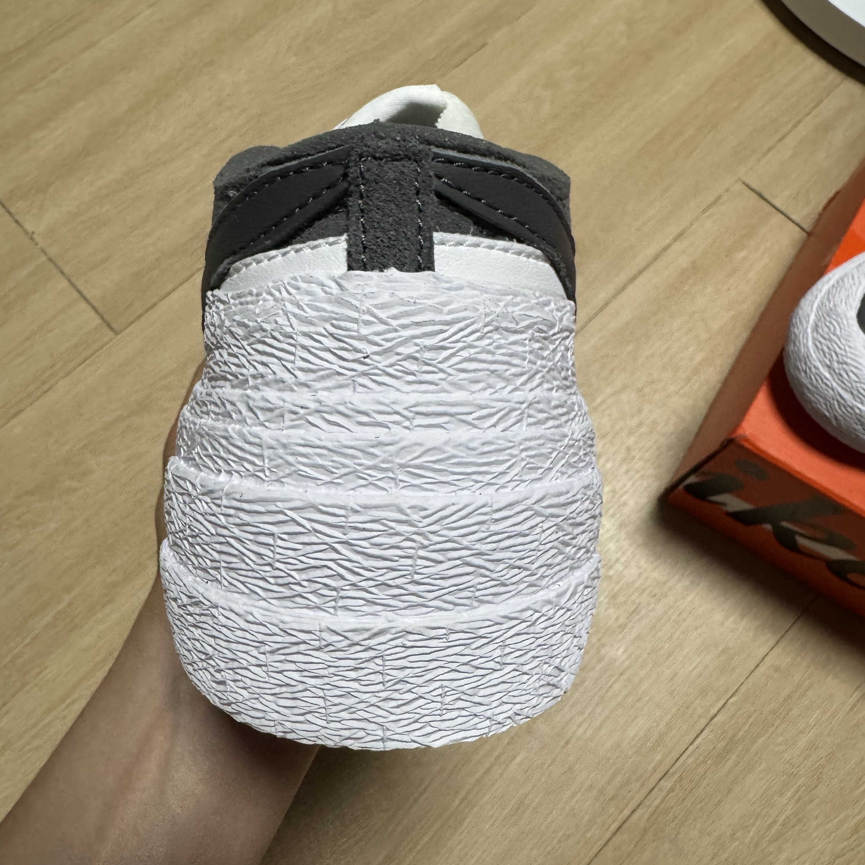 Nike x Sacai Blazer Low Iron Grey 착용 스타일 - 3