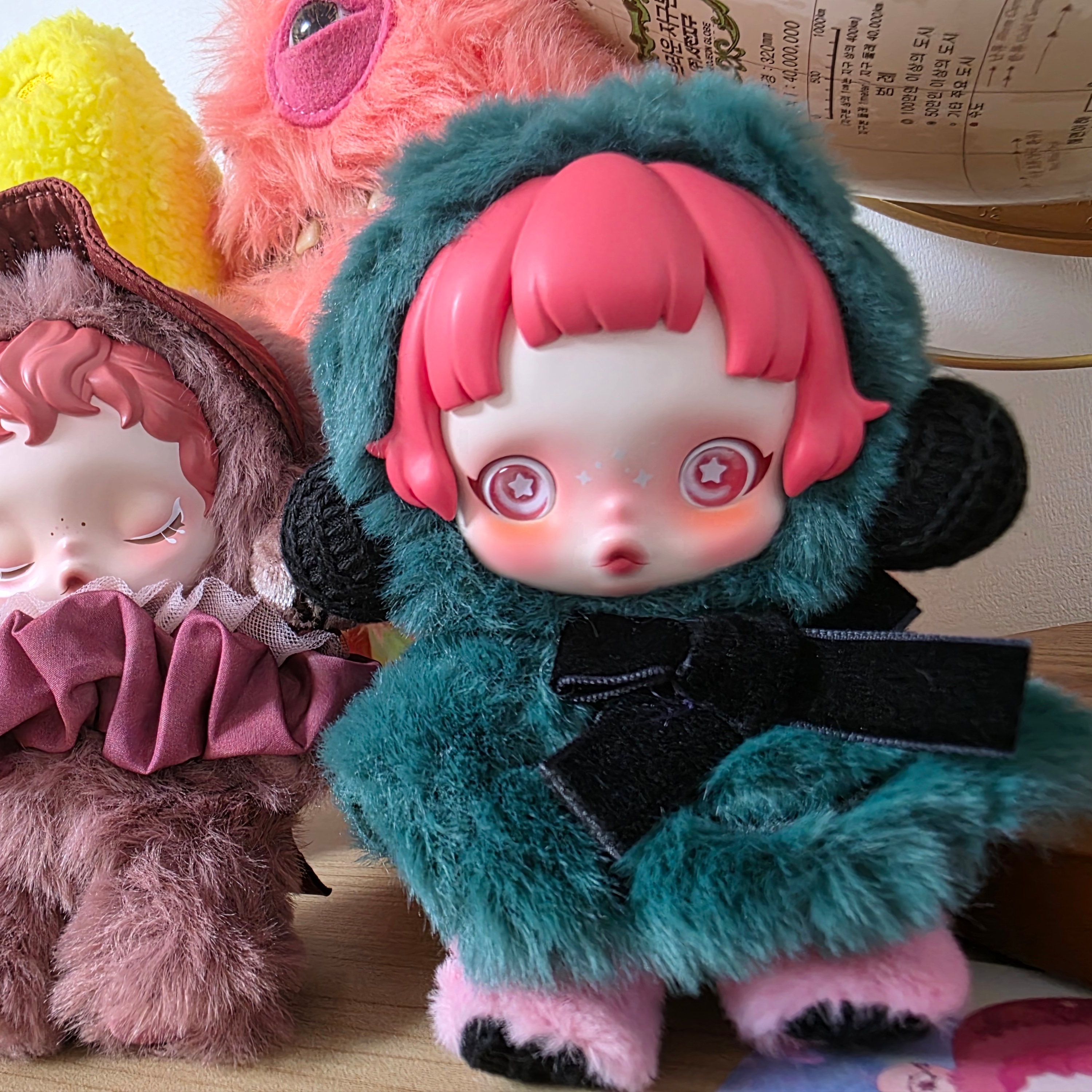 Pop Mart Skullpanda Winter Symphony Series Keyring Partita (Opened Case) 착용 스타일