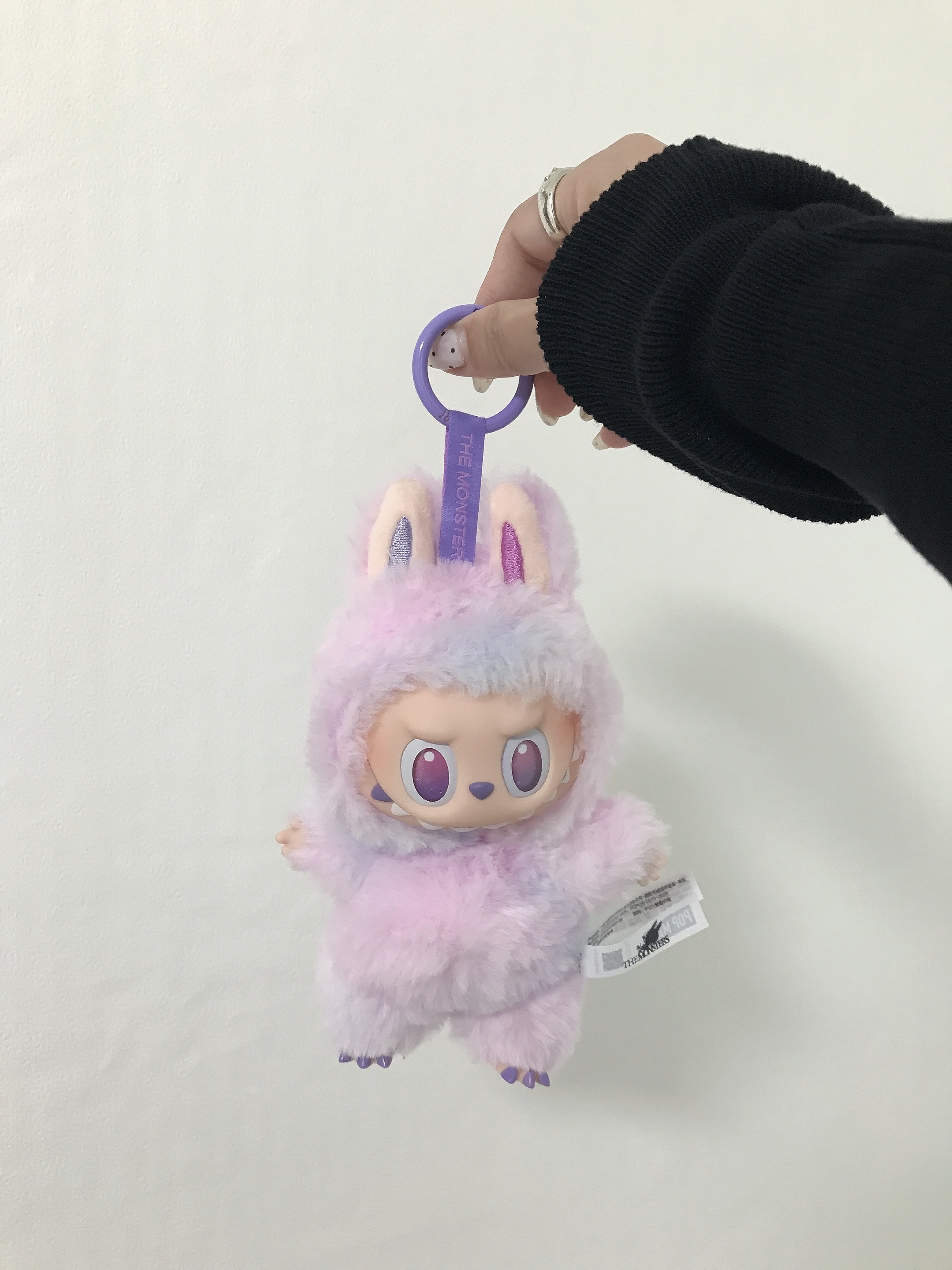 Pop Mart Labubu The Monsters Highlight Series Luck Keyring (Opened Case) 착용 스타일