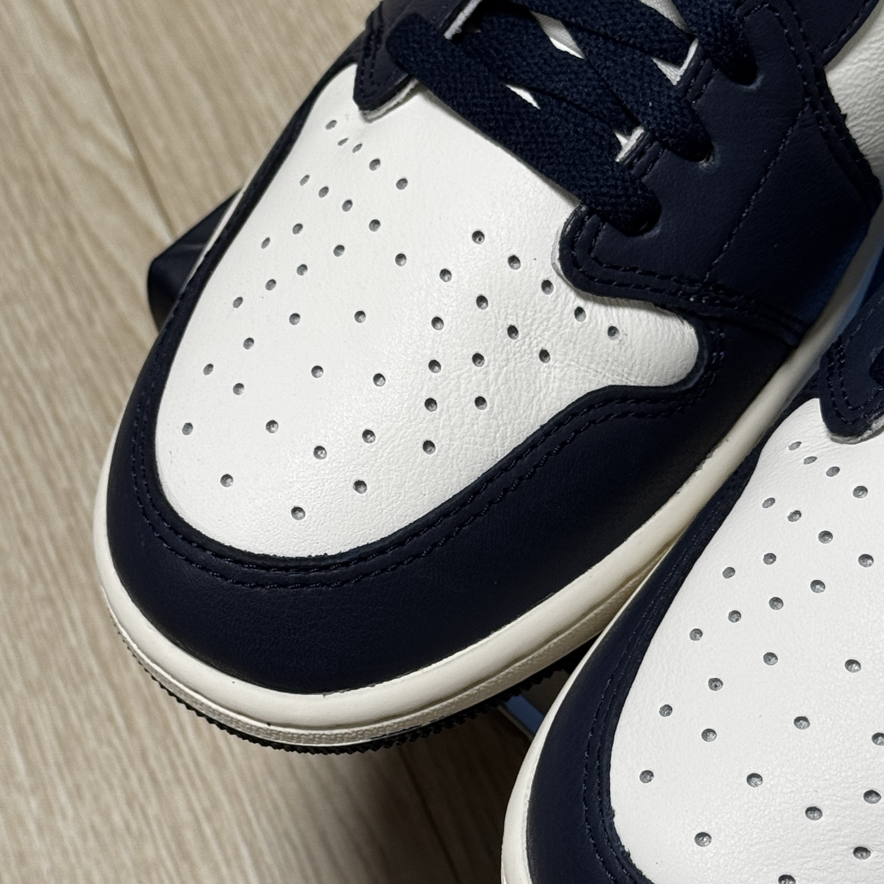 Jordan 1 Low Obsidian 착용 스타일