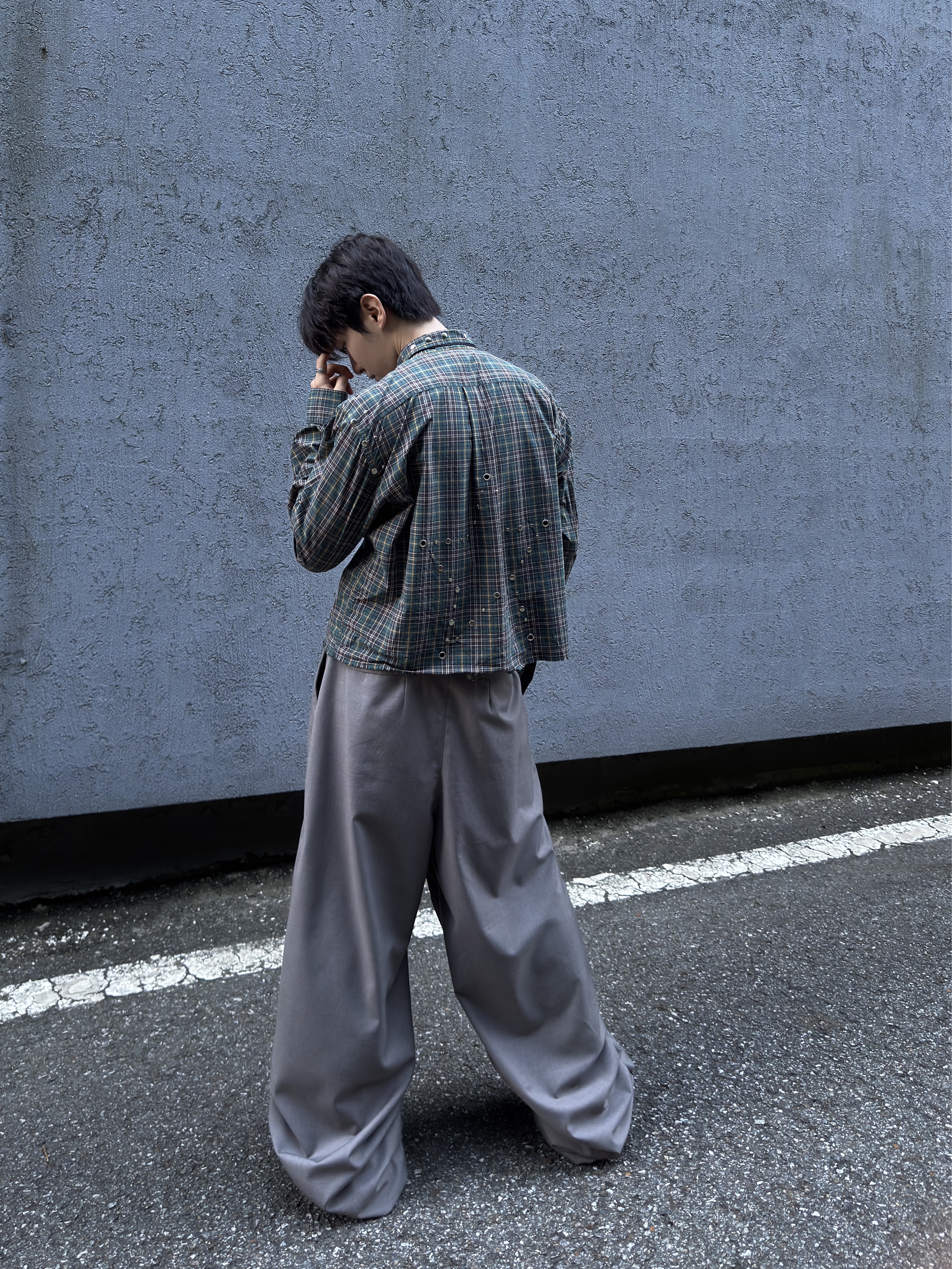 Dr. Martens Adrian Tassel Arcadia Rub Off Leather Loafers Silver 착용 스타일 - 5